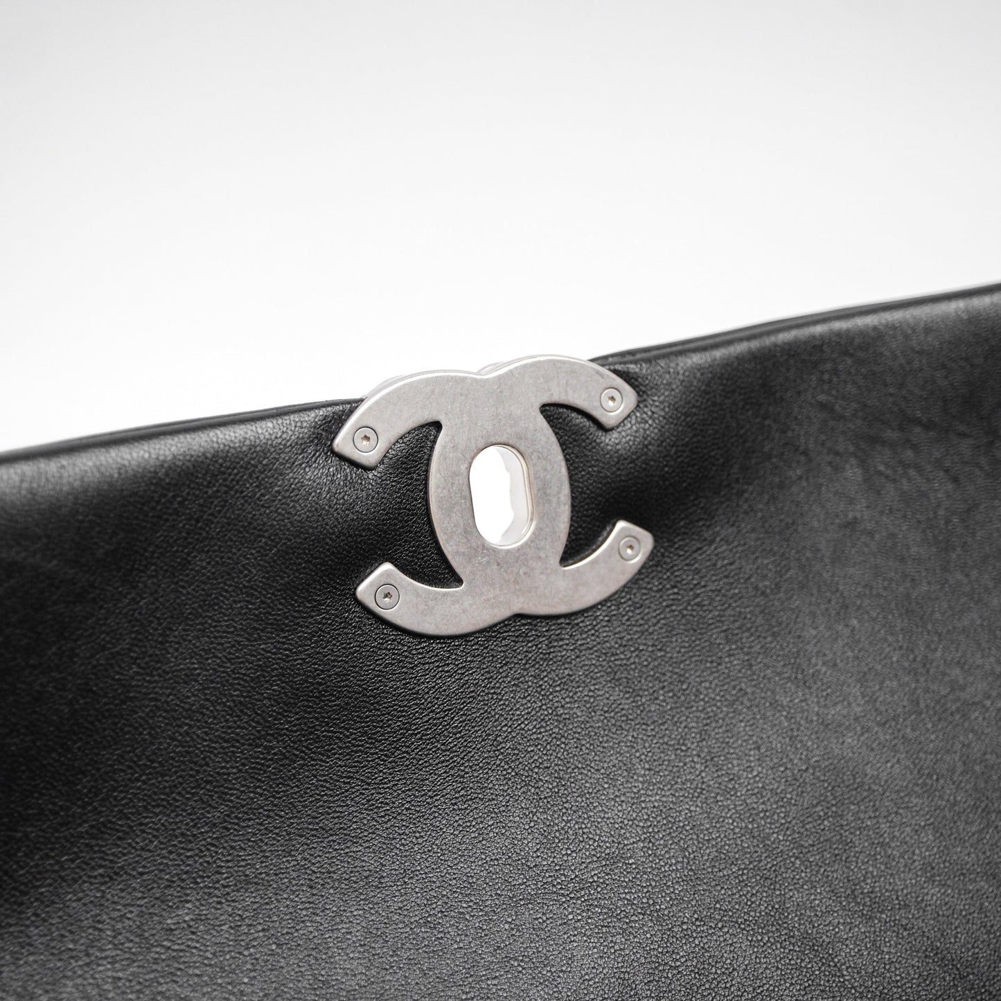 Chanel 19 Medium Black Mixed Hardware