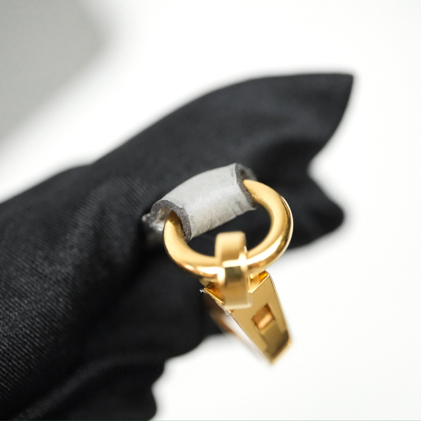 Hermès Kelly 28 Gris Mouette 4Z Togo Gold Hardware