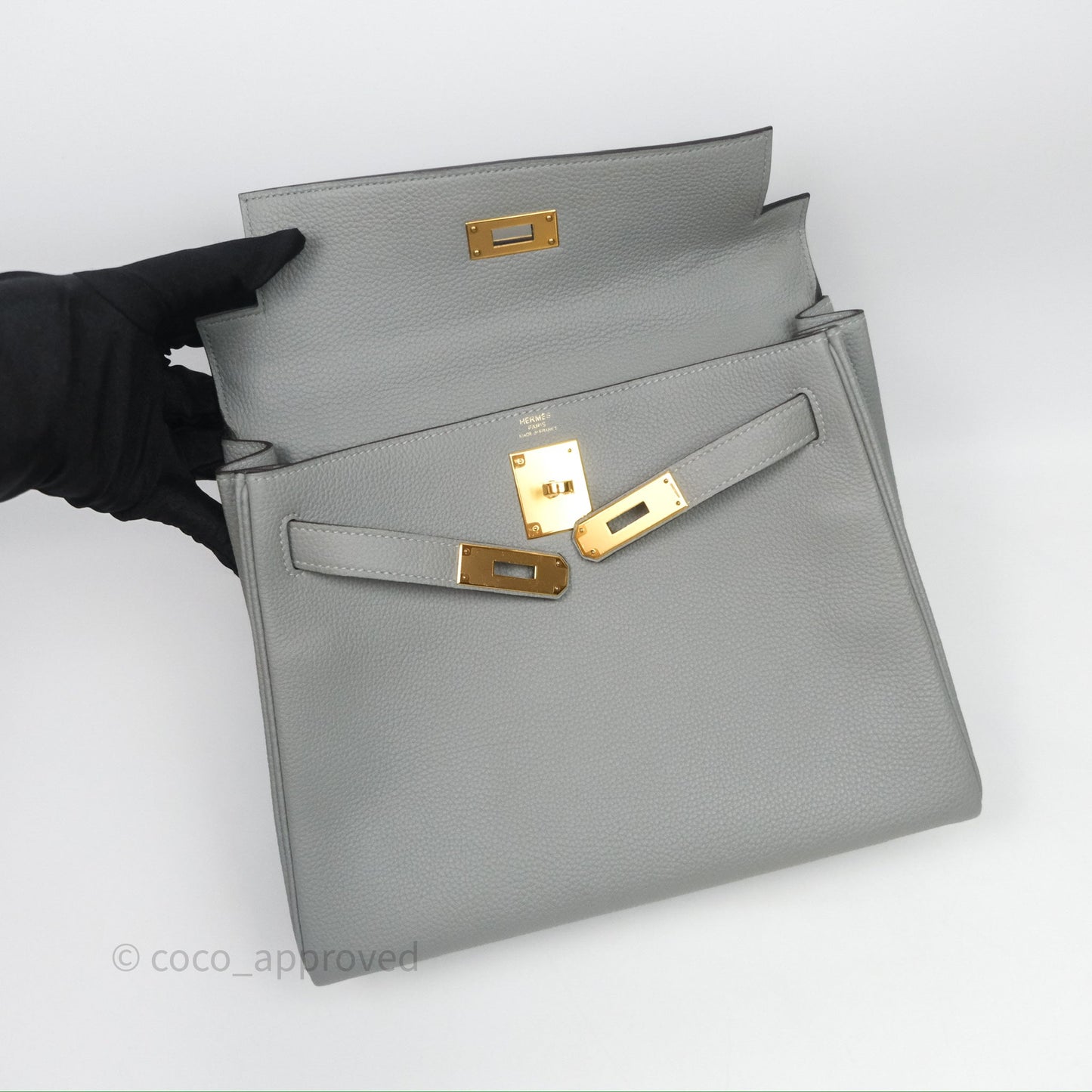 Hermès Kelly 28 Gris Mouette 4Z Togo Gold Hardware