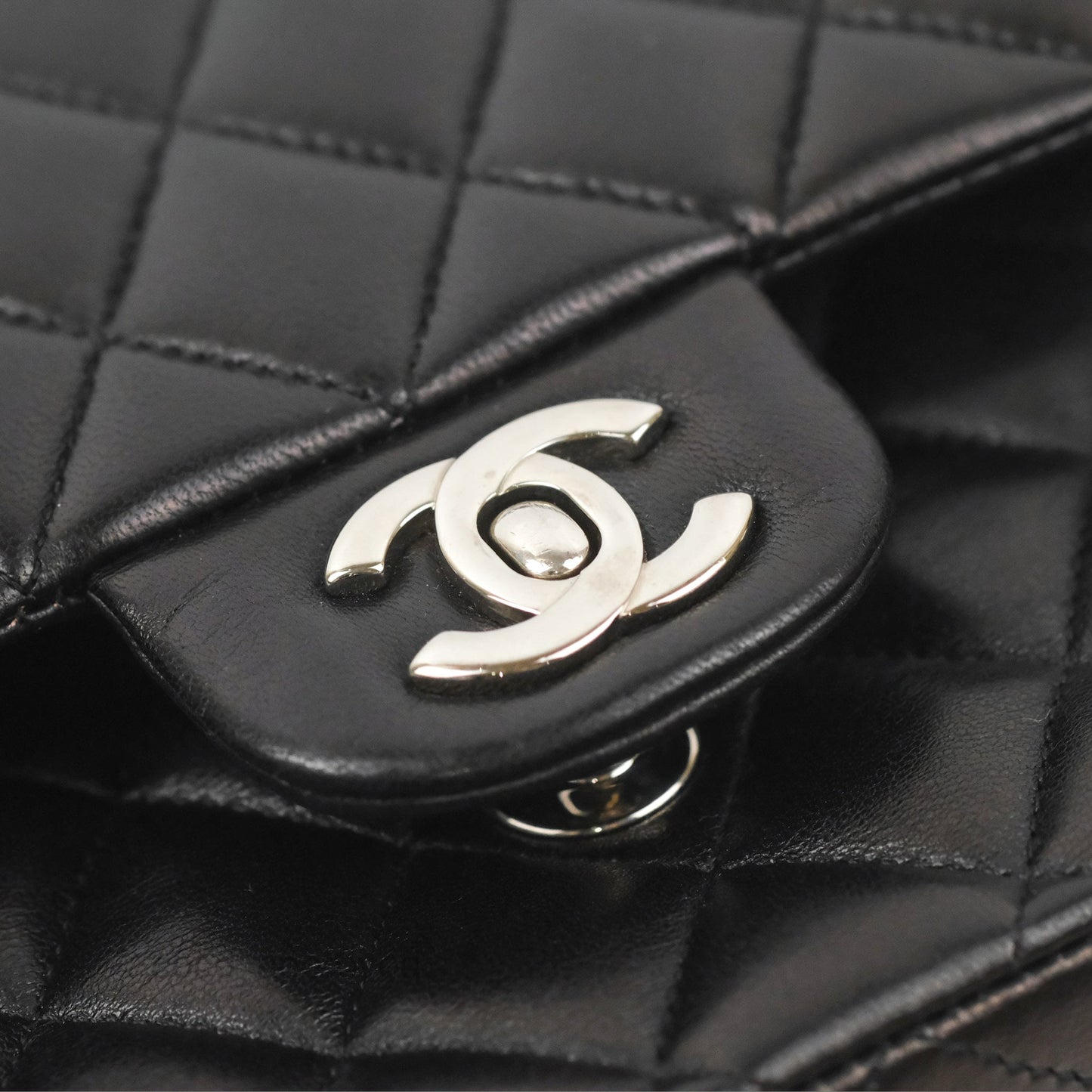 Chanel Classic M/L Medium Flap Quilted Black Lambskin Silver Hardware