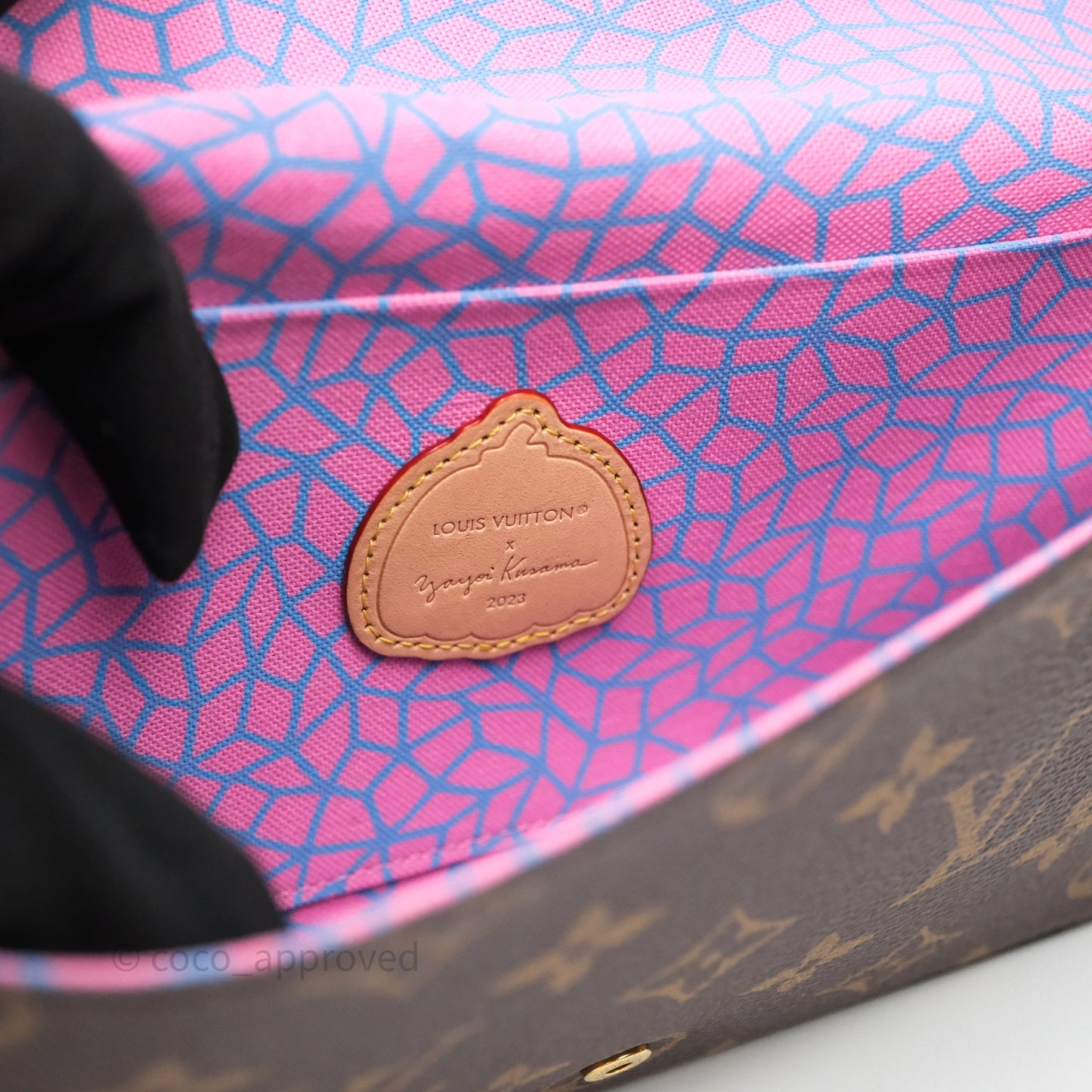 Louis Vuitton X Yayoi Kusama Pochette Felicie in Monogram Pumpkins