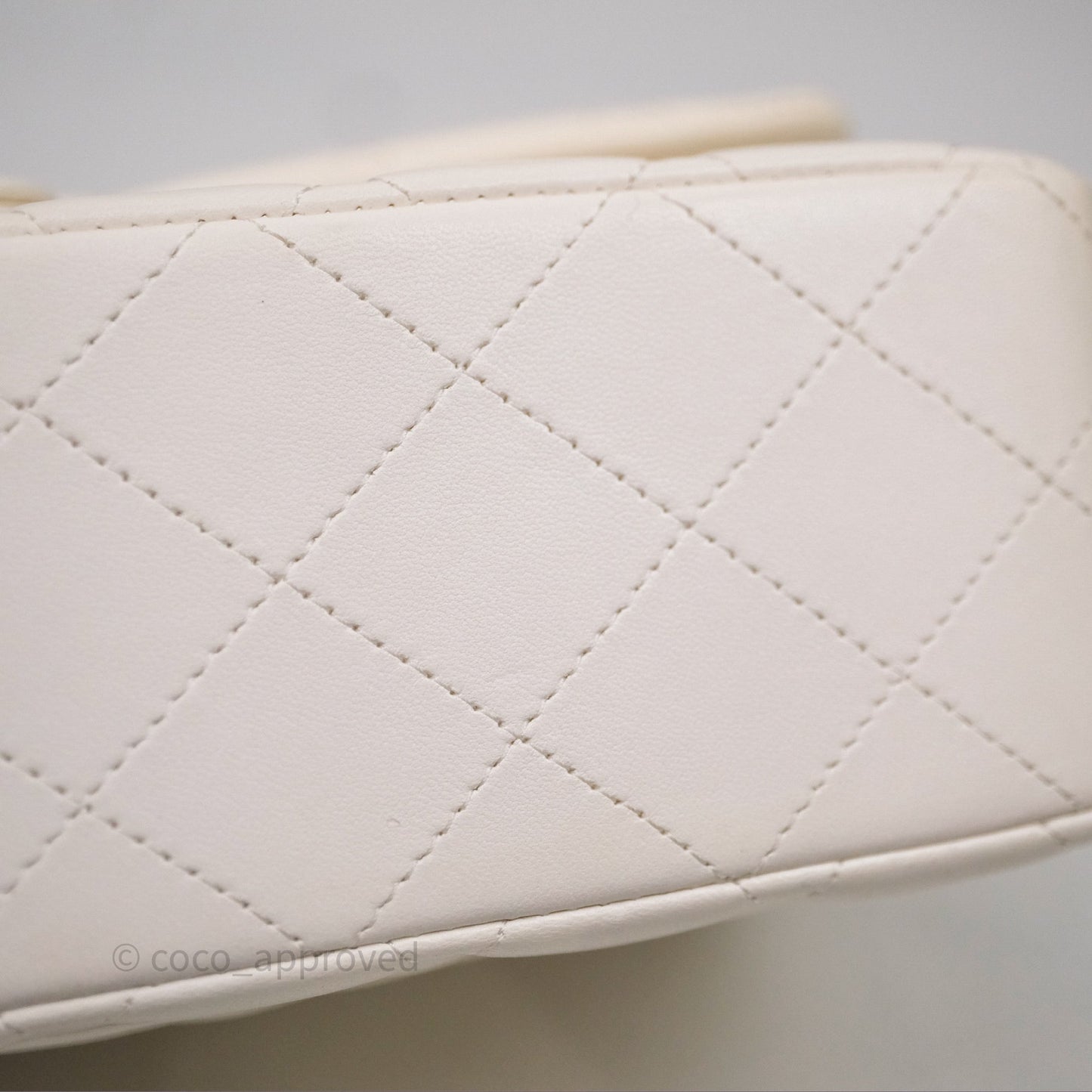 Chanel Classic M/L Medium Flap Quilted Ivory White Lambskin Gold Hardware