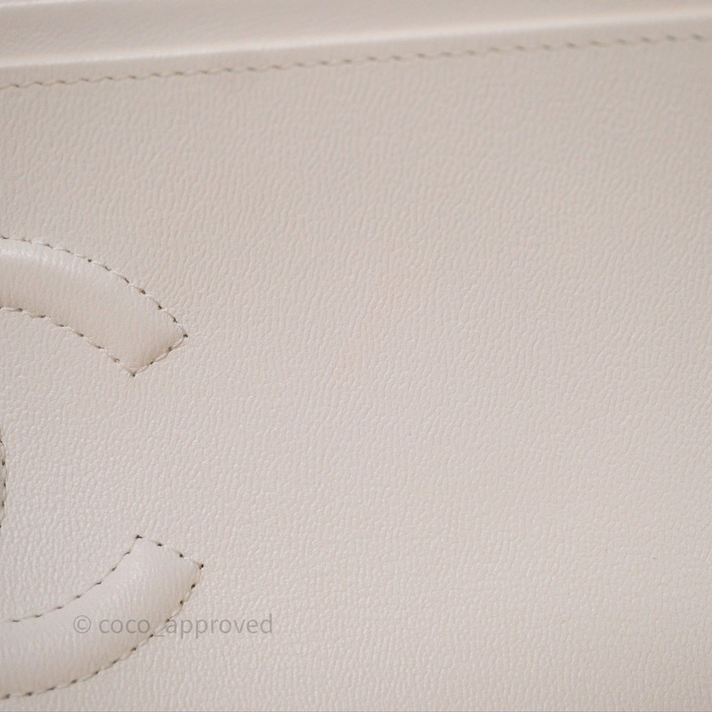 Chanel Classic M/L Medium Flap Quilted Ivory White Lambskin Gold Hardware