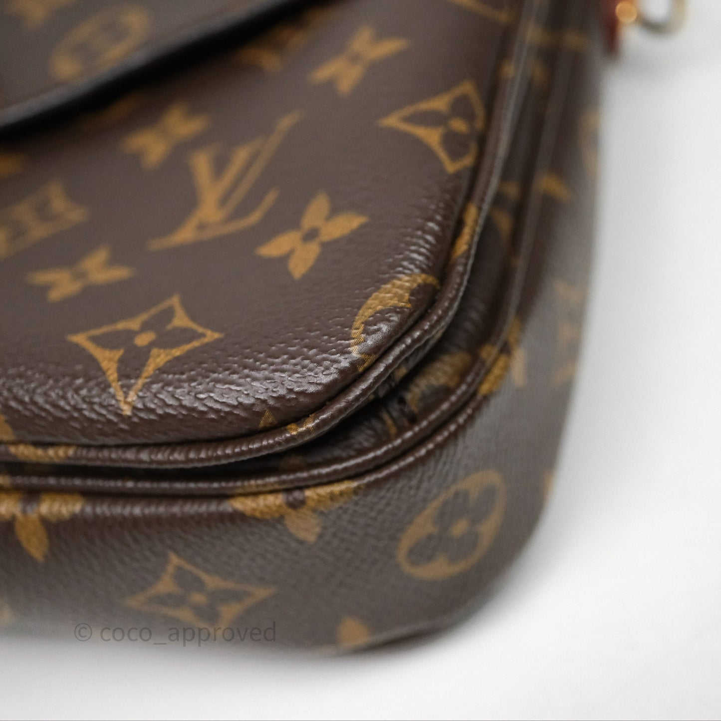 Louis Vuitton Pochette Metis Monogram
