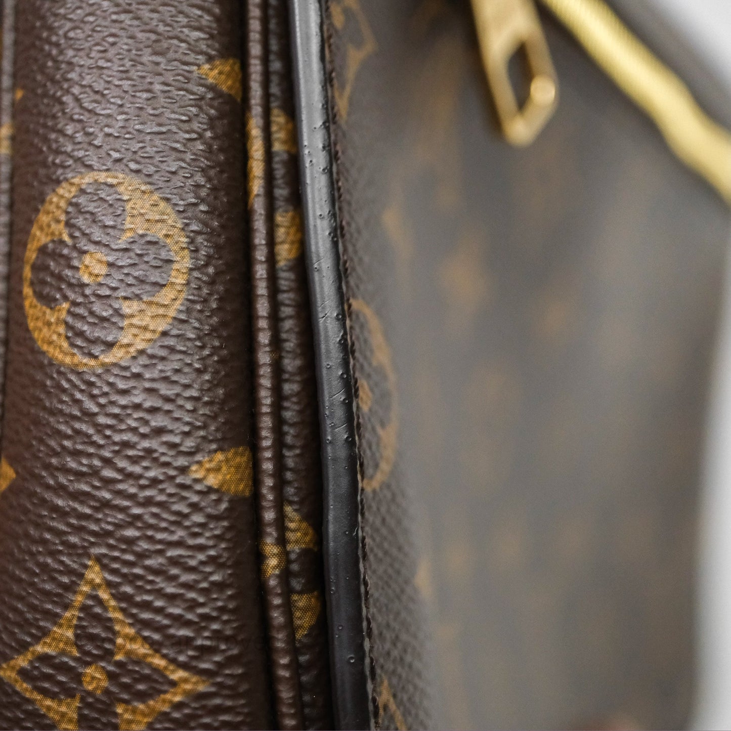Louis Vuitton Pochette Metis Monogram