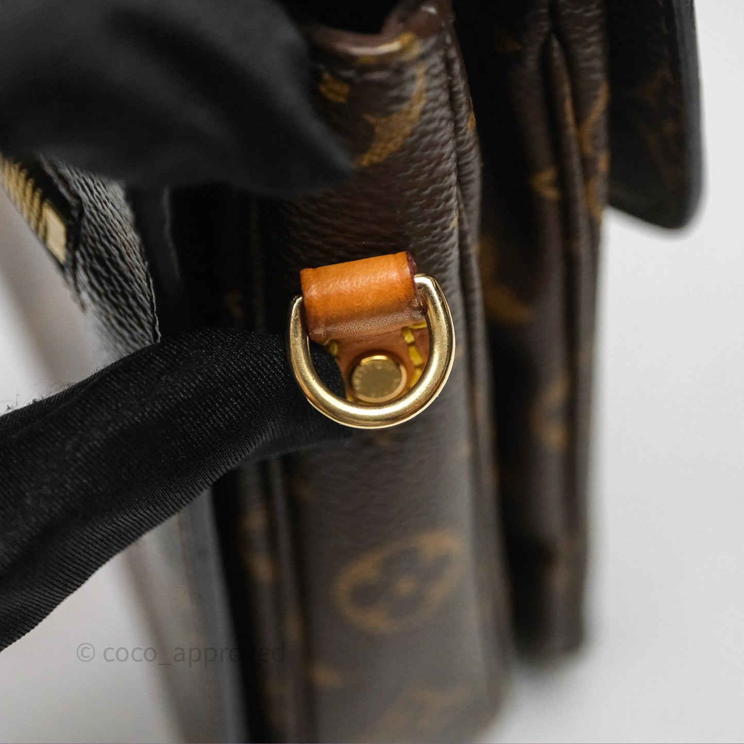 Louis Vuitton Pochette Metis Monogram
