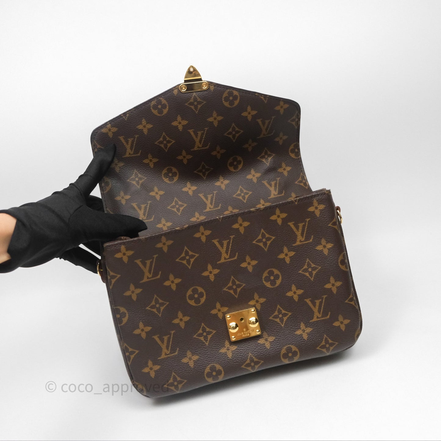 Louis Vuitton Pochette Metis Monogram