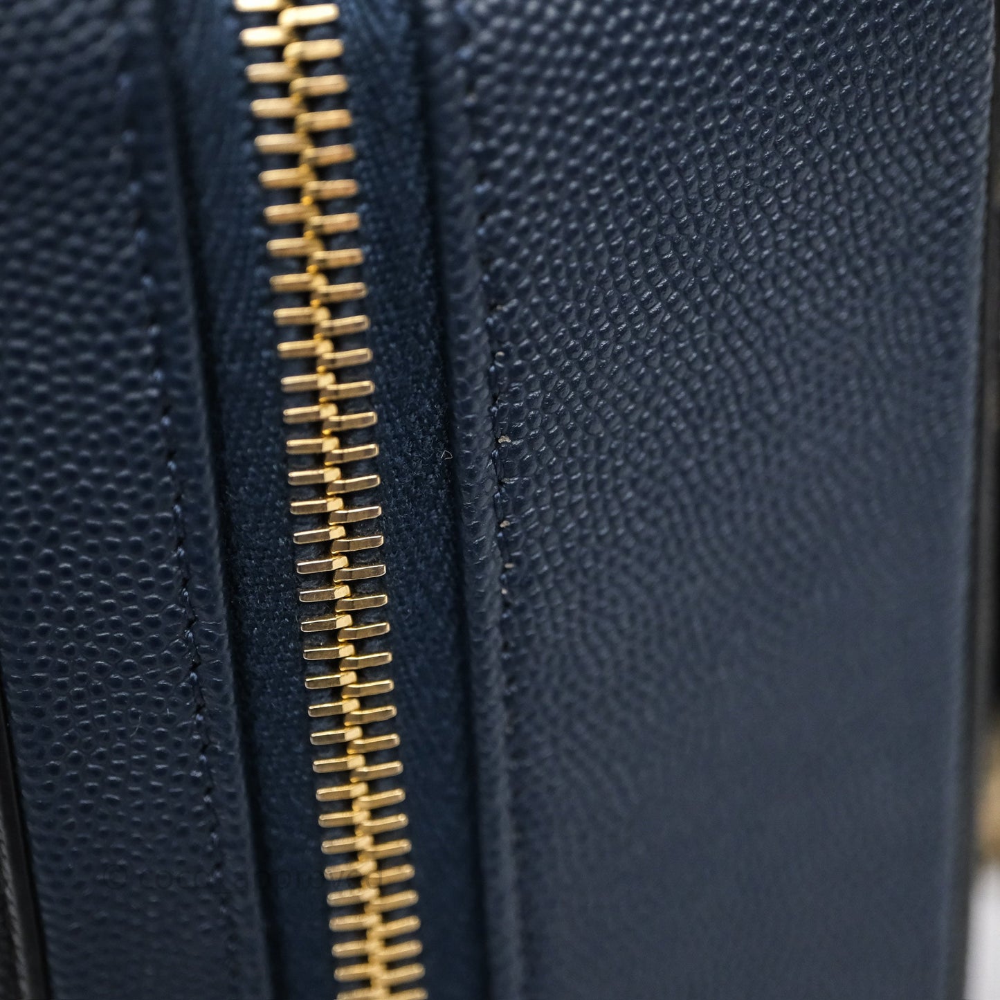 Chanel Quilted Medium CC Filigree Vanity Case Dark Navy Caviar Gold Hardware