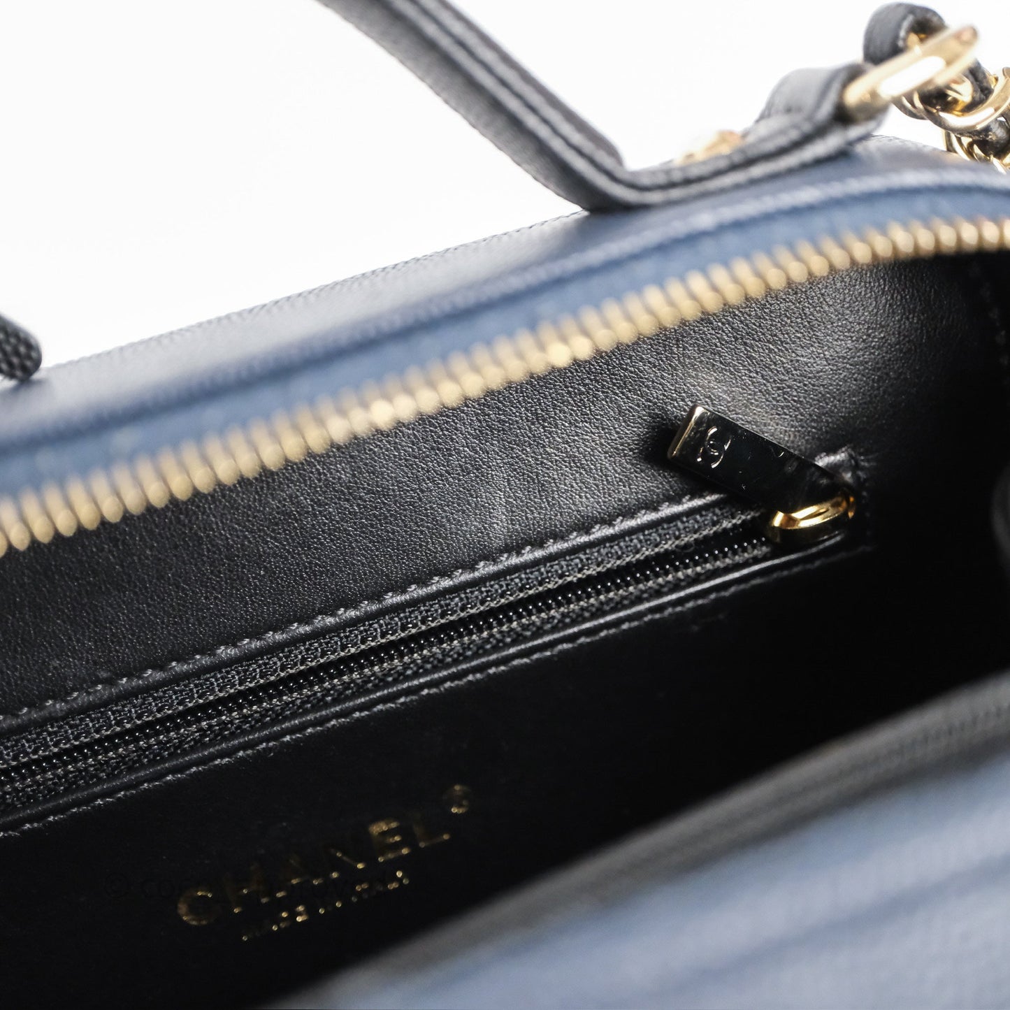Chanel Quilted Medium CC Filigree Vanity Case Dark Navy Caviar Gold Hardware