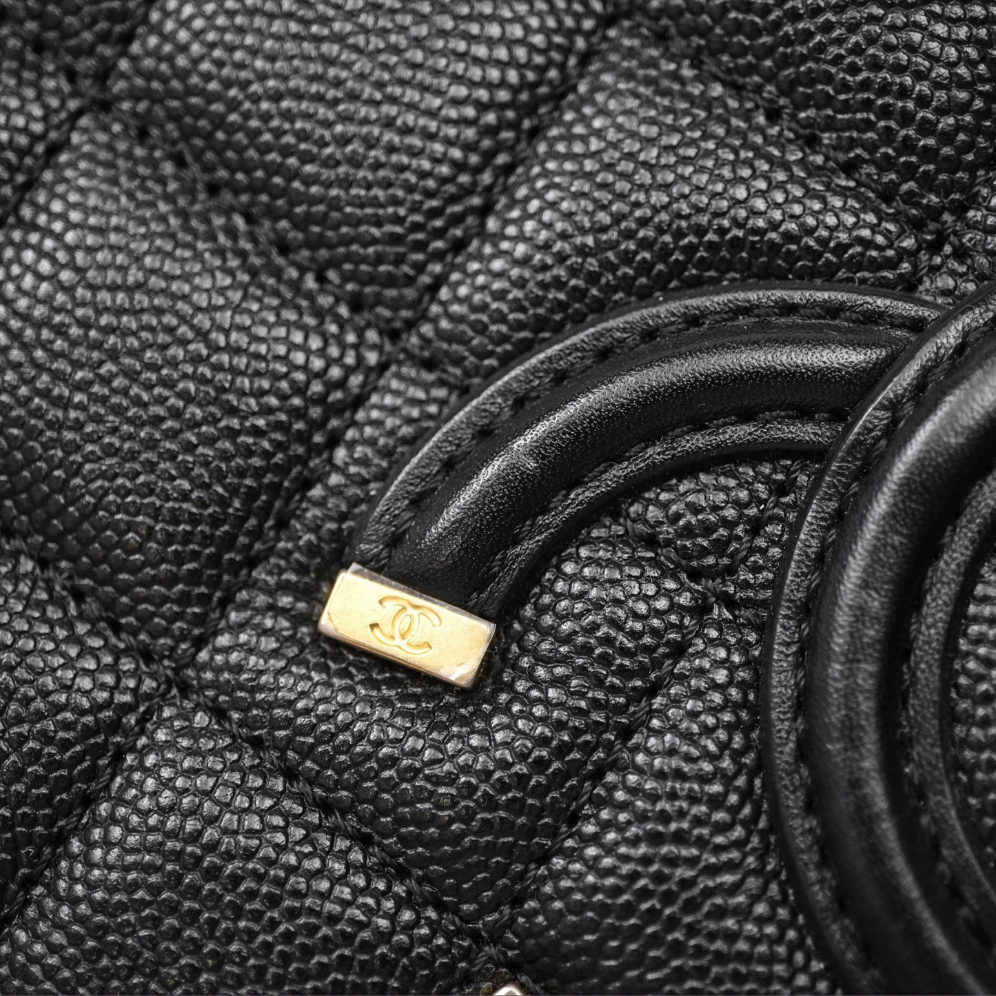 Chanel Quilted Medium CC Filigree Vanity Case Black Caviar Aged Gold Hardware