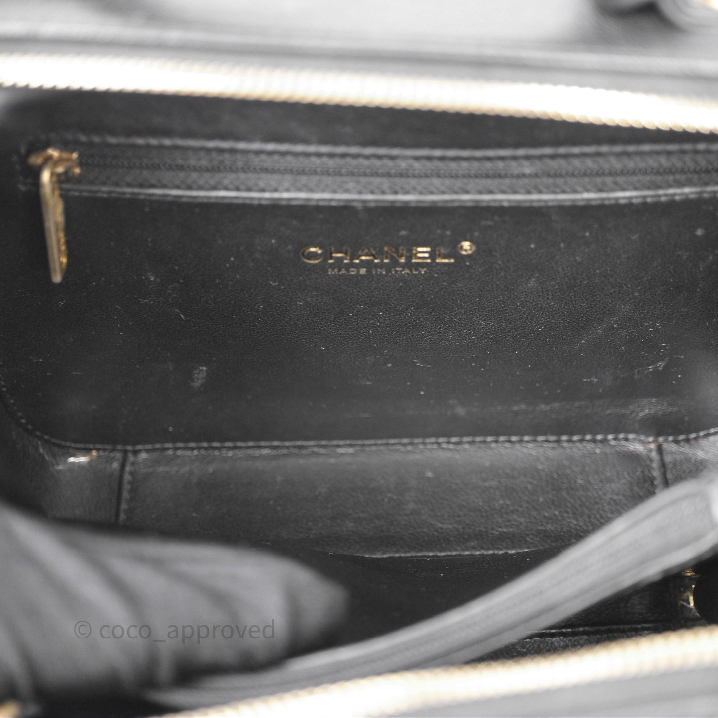 Chanel Quilted Medium CC Filigree Vanity Case Black Caviar Aged Gold Hardware