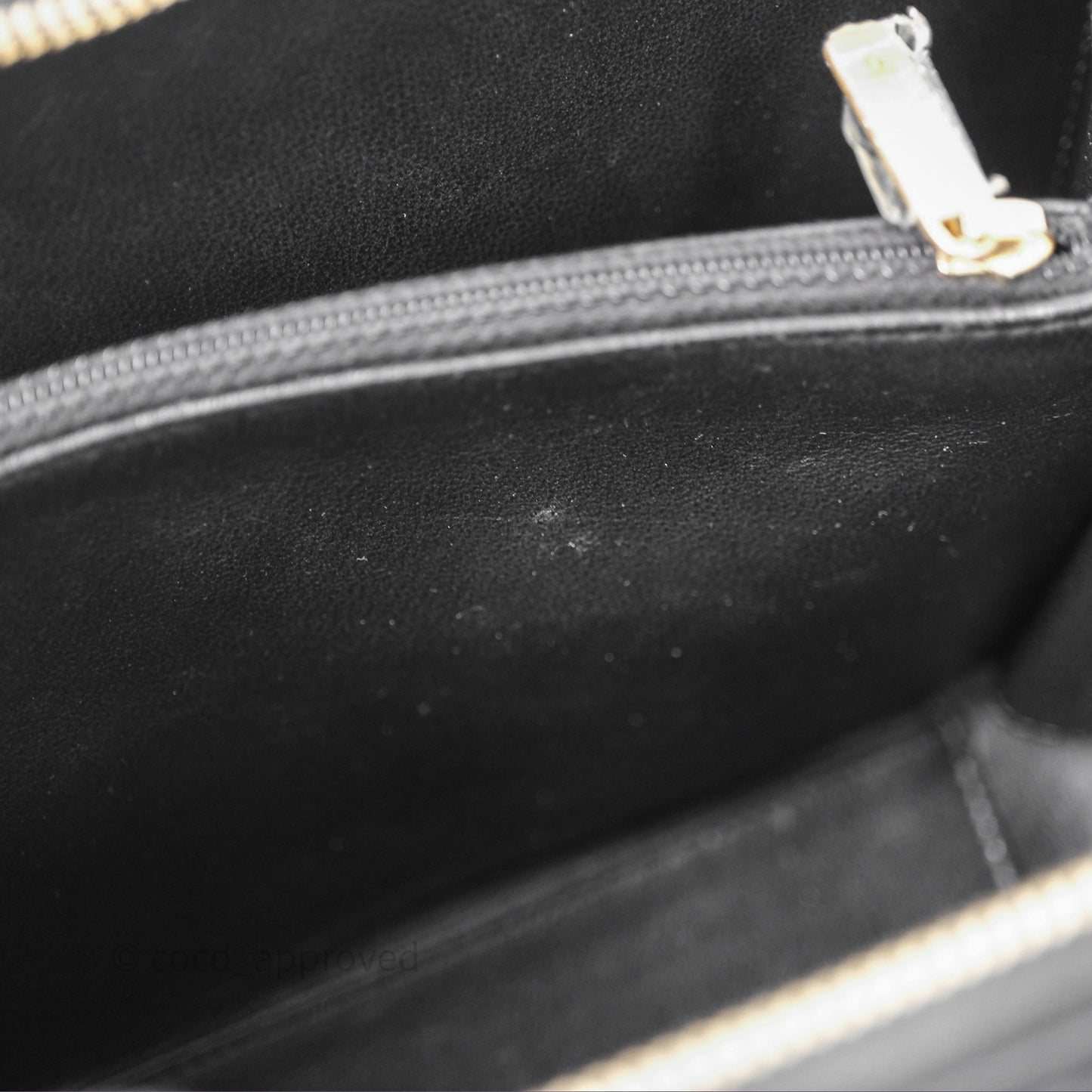 Chanel Quilted Medium CC Filigree Vanity Case Black Caviar Aged Gold Hardware