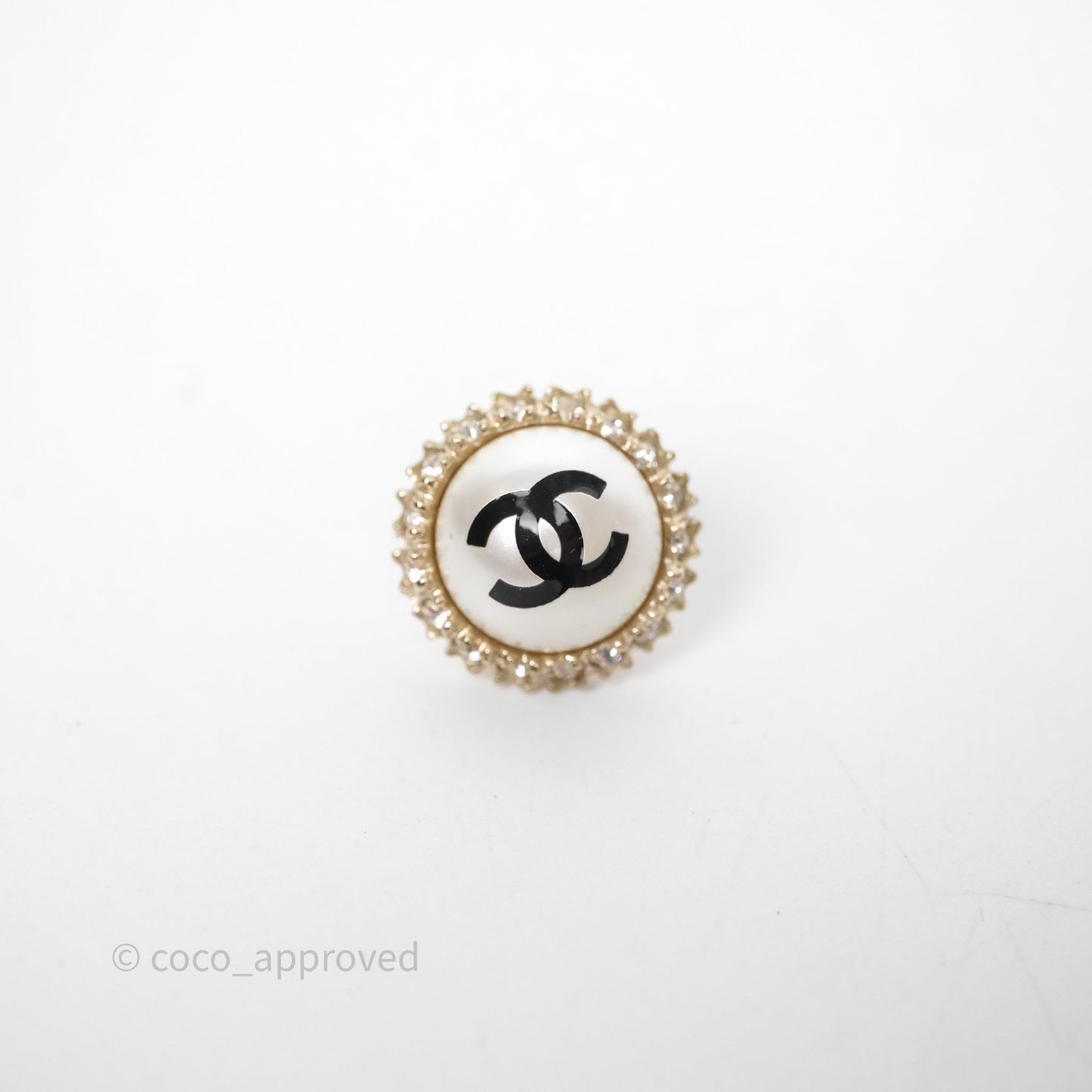 Chanel CC Pearl Crystal Round Earrings Gold Tone 20P