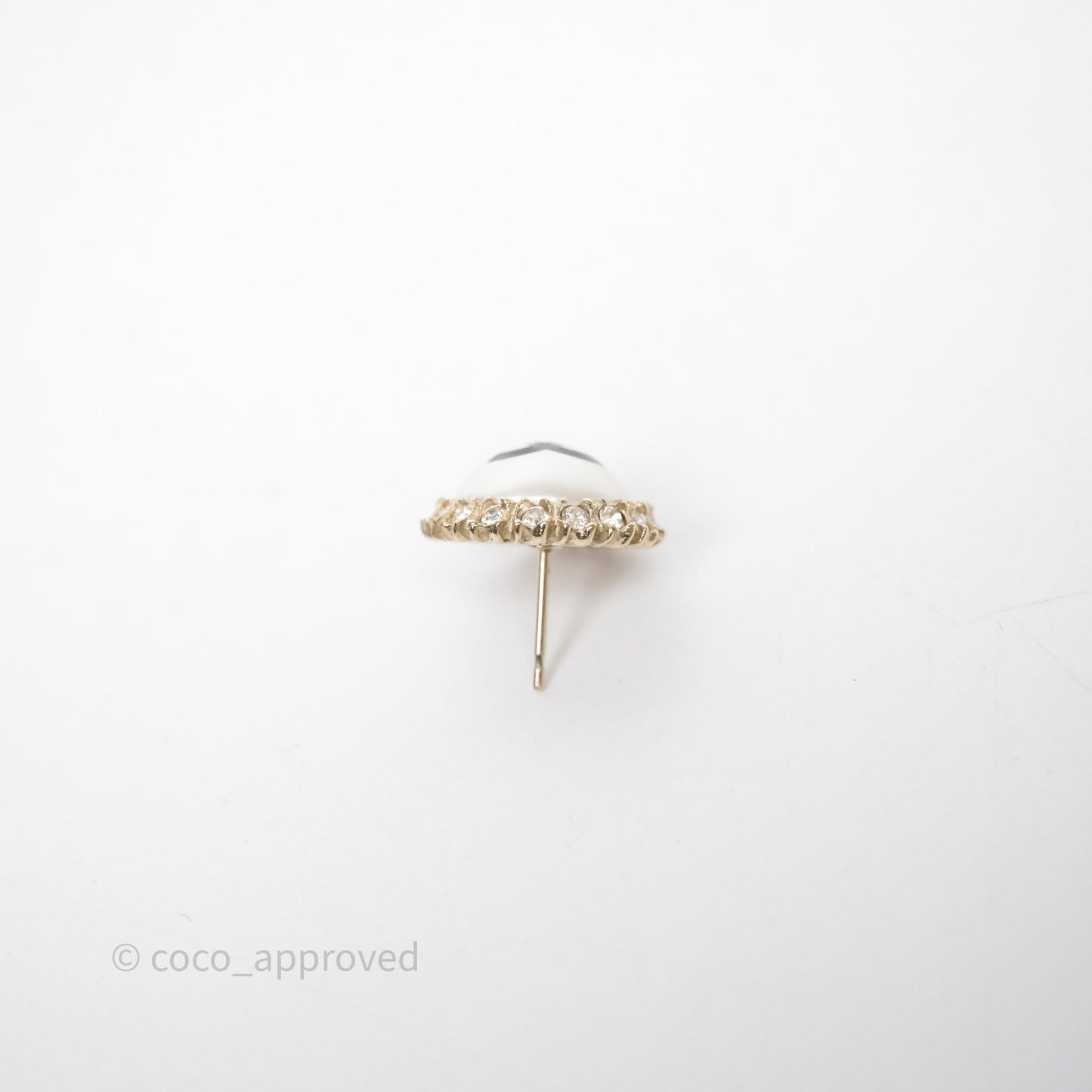 Chanel CC Pearl Crystal Round Earrings Gold Tone 20P