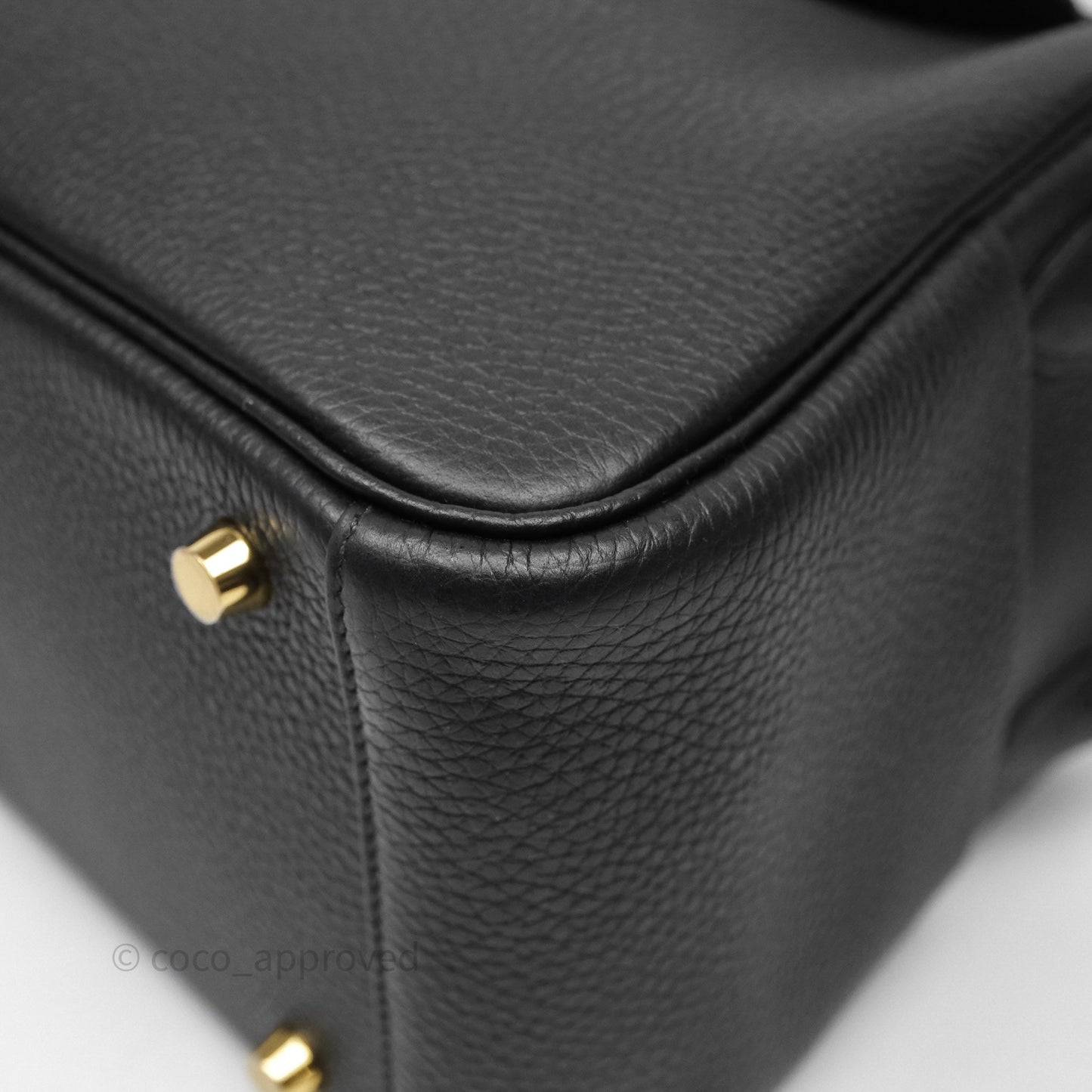 Hermès Lindy 26 Black Noir 89 Clemence Gold Hardware