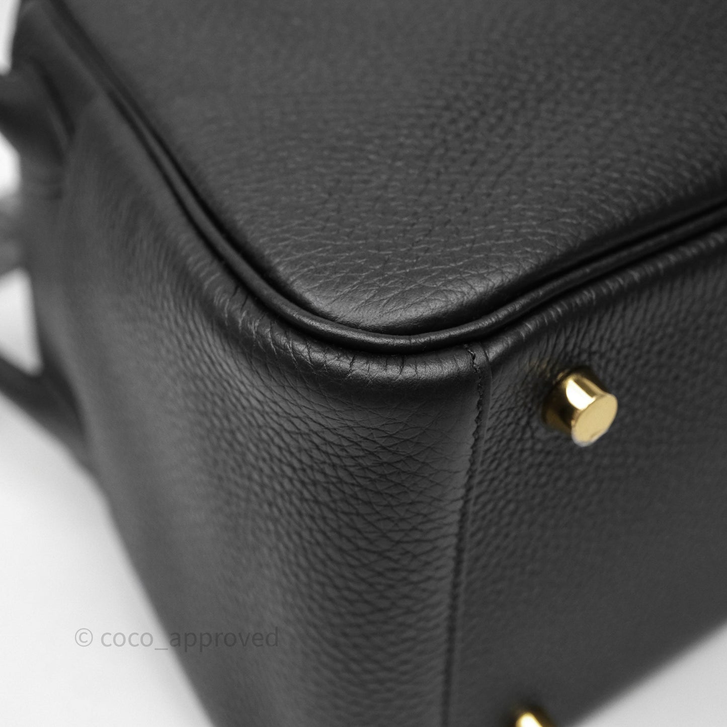 Hermès Lindy 26 Black Noir 89 Clemence Gold Hardware