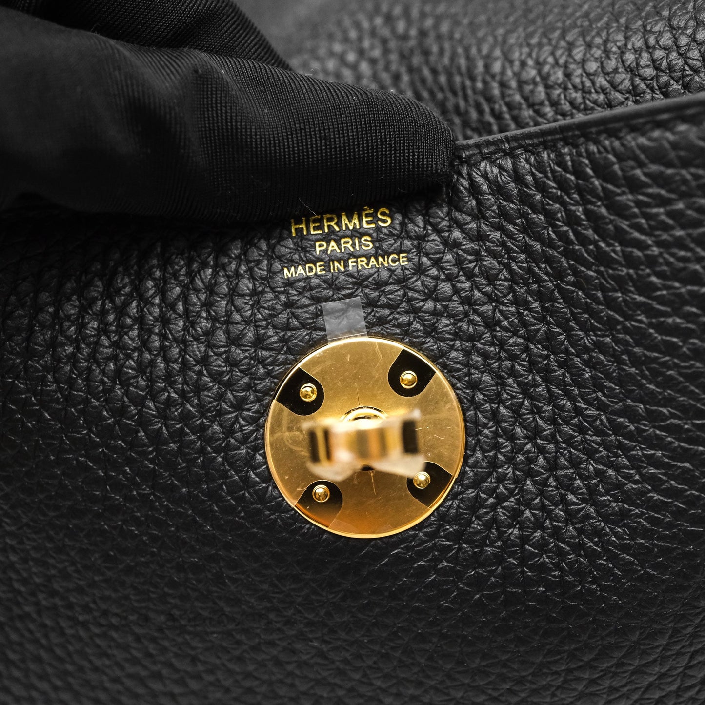 Hermès Lindy 26 Black Noir 89 Clemence Gold Hardware