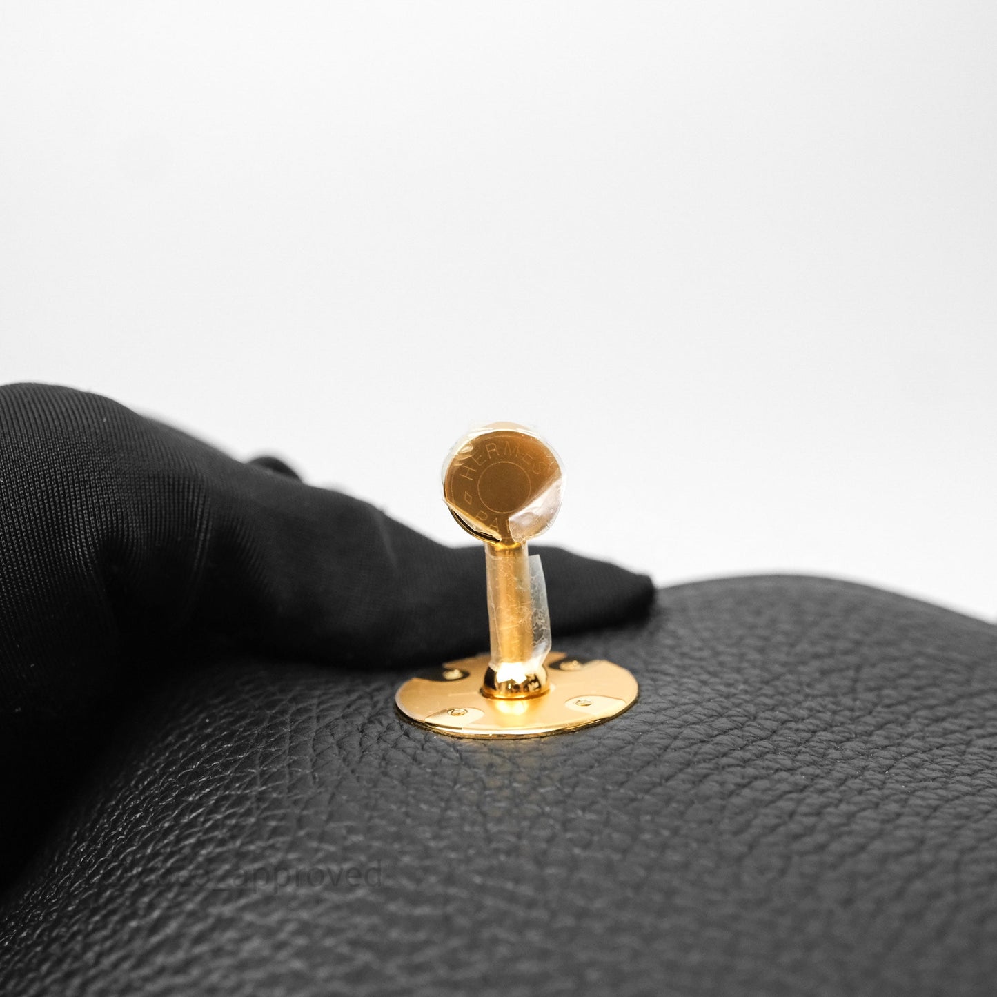 Hermès Lindy 26 Black Noir 89 Clemence Gold Hardware