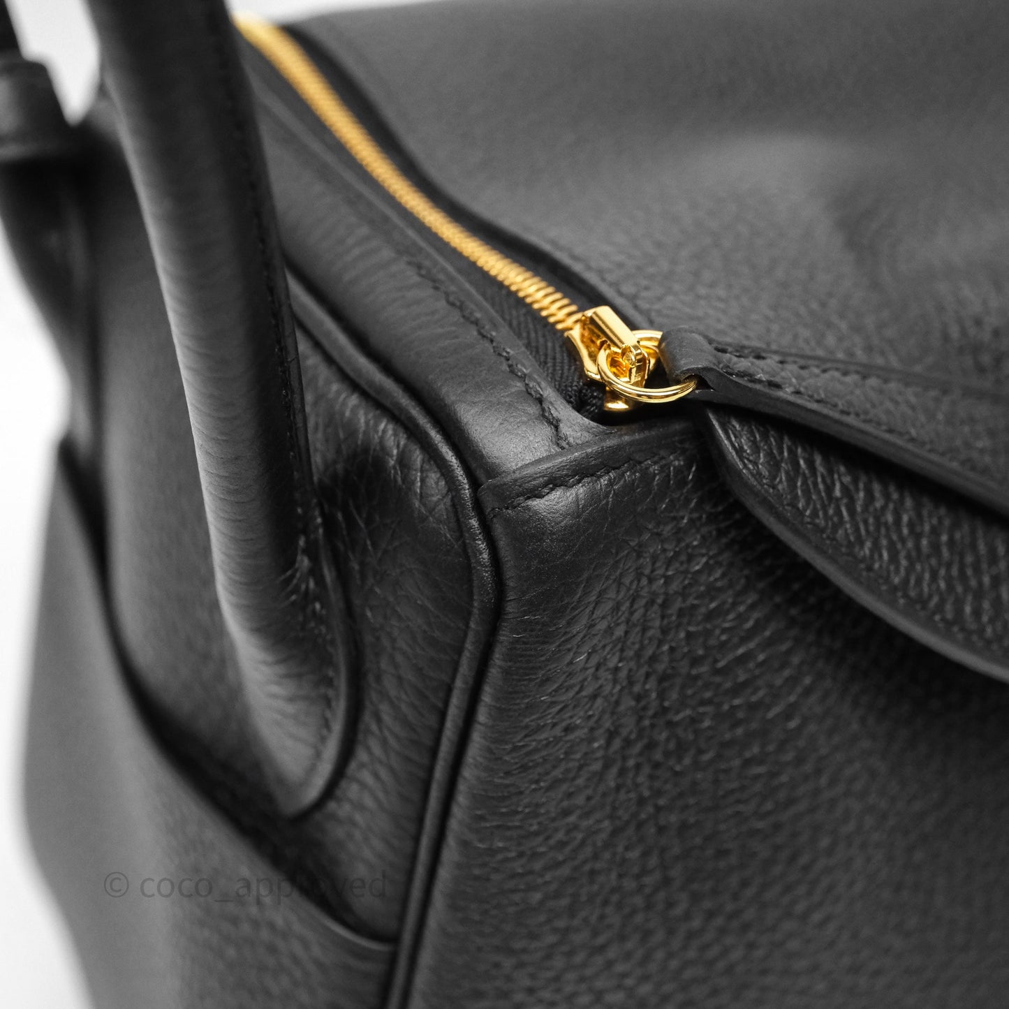 Hermès Lindy 26 Black Noir 89 Clemence Gold Hardware