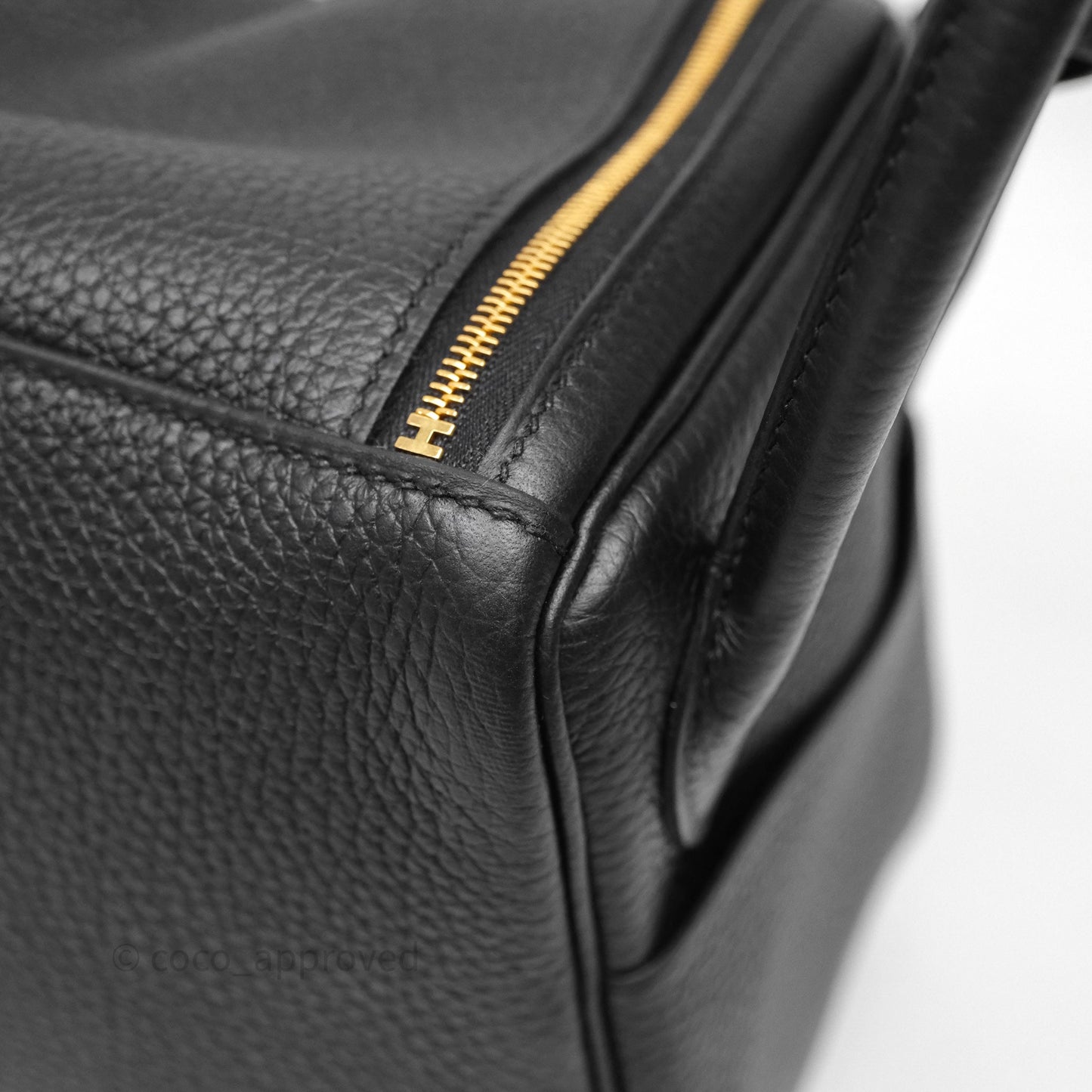 Hermès Lindy 26 Black Noir 89 Clemence Gold Hardware