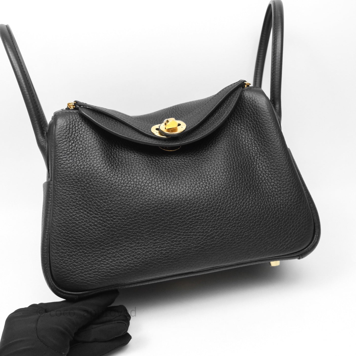 Hermès Lindy 26 Black Noir 89 Clemence Gold Hardware