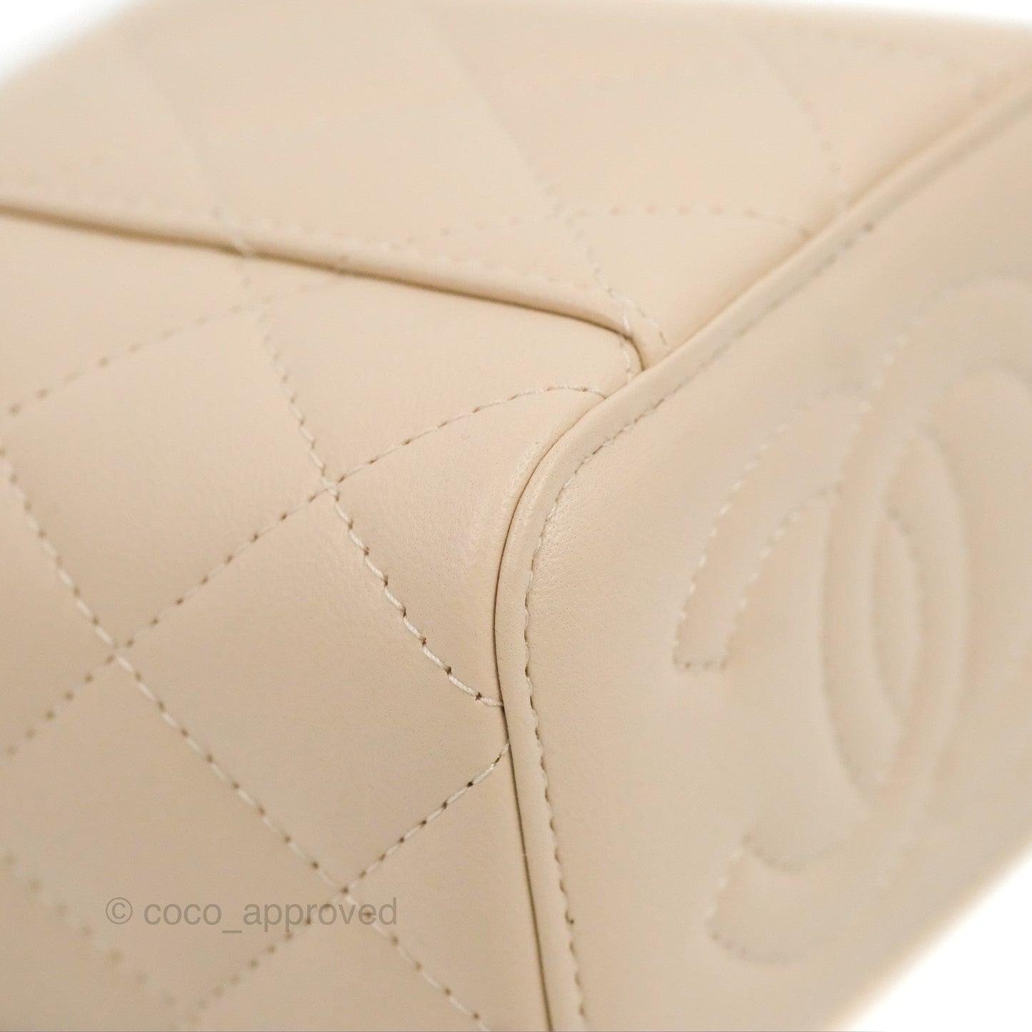 Chanel Mini Top Handle Vanity With Chain Ecru/Beige Lambskin Gold Hardware 23P