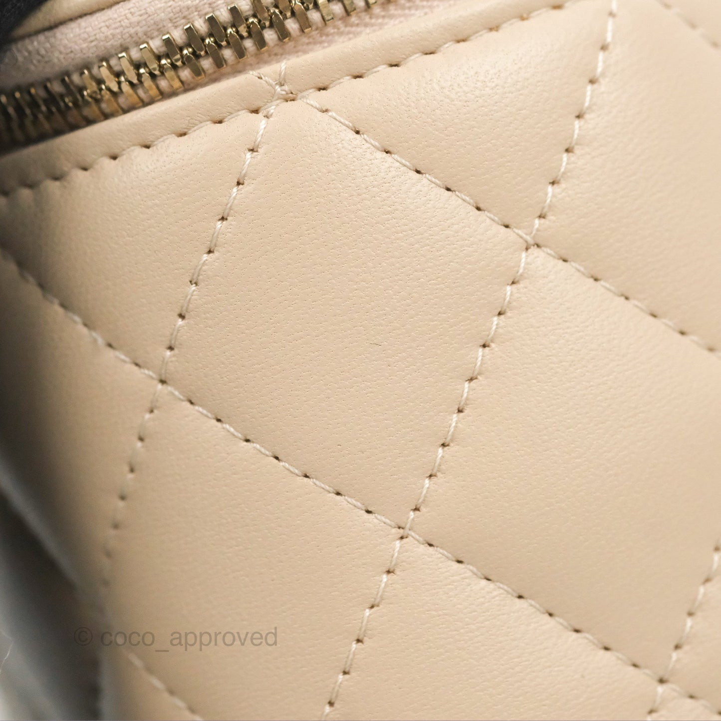 Chanel Mini Top Handle Vanity With Chain Ecru/Beige Lambskin Gold Hardware 23P