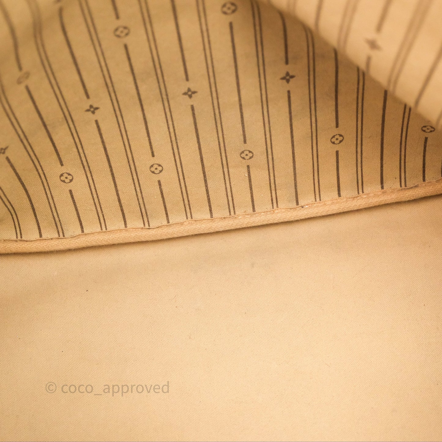 Louis Vuitton Neverfull Tote Bag Monogram Canvas