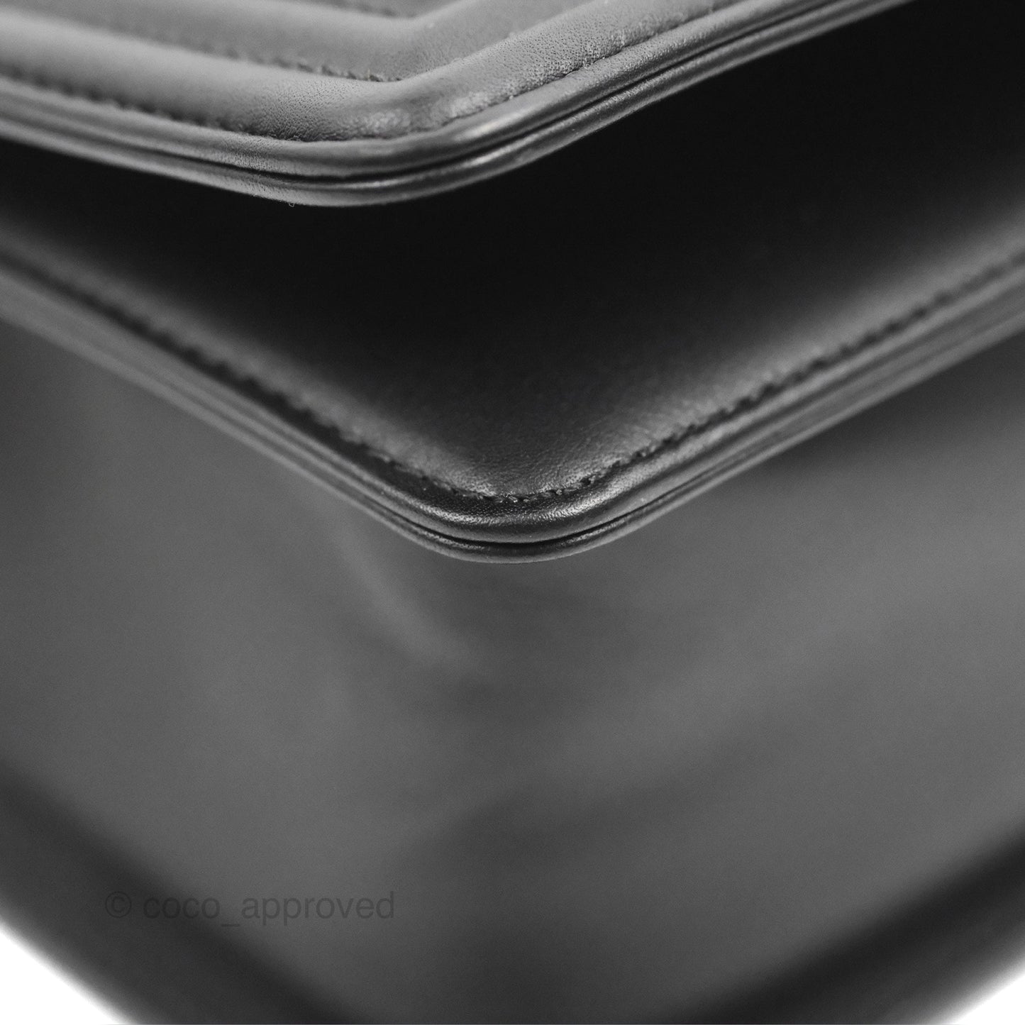 Chanel Chevron Medium Boy Black Calfskin Gold Hardware