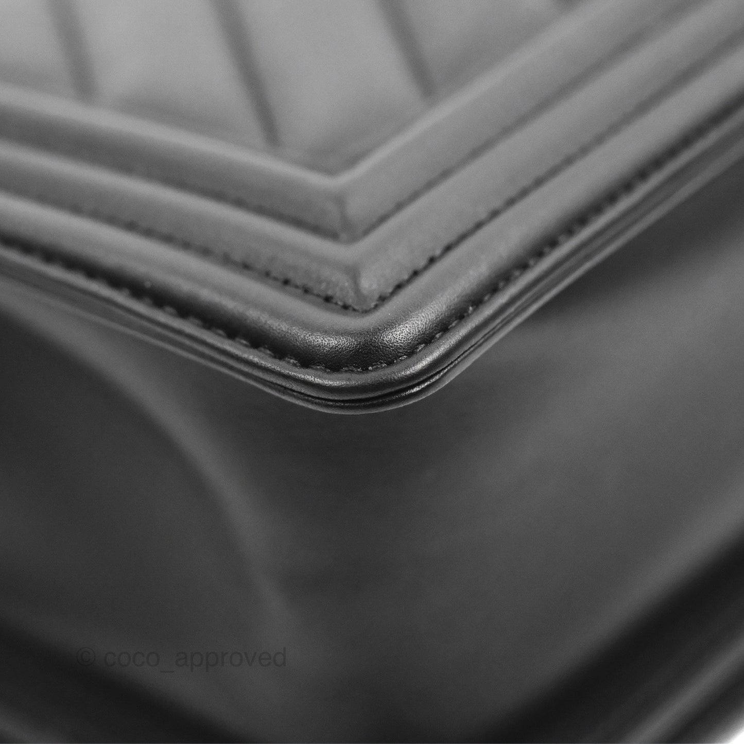 Chanel Chevron Medium Boy Black Calfskin Gold Hardware