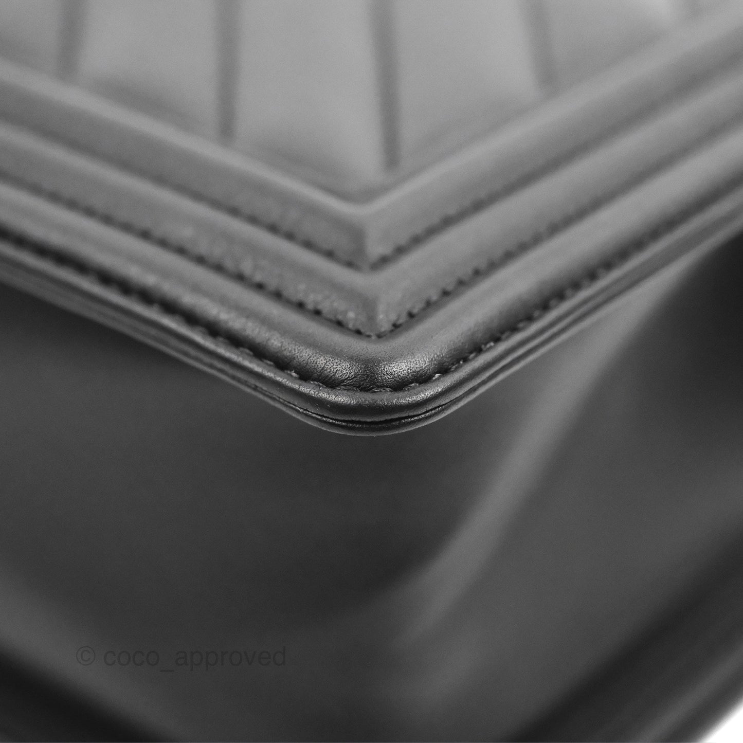 Chanel Chevron Medium Boy Black Calfskin Gold Hardware