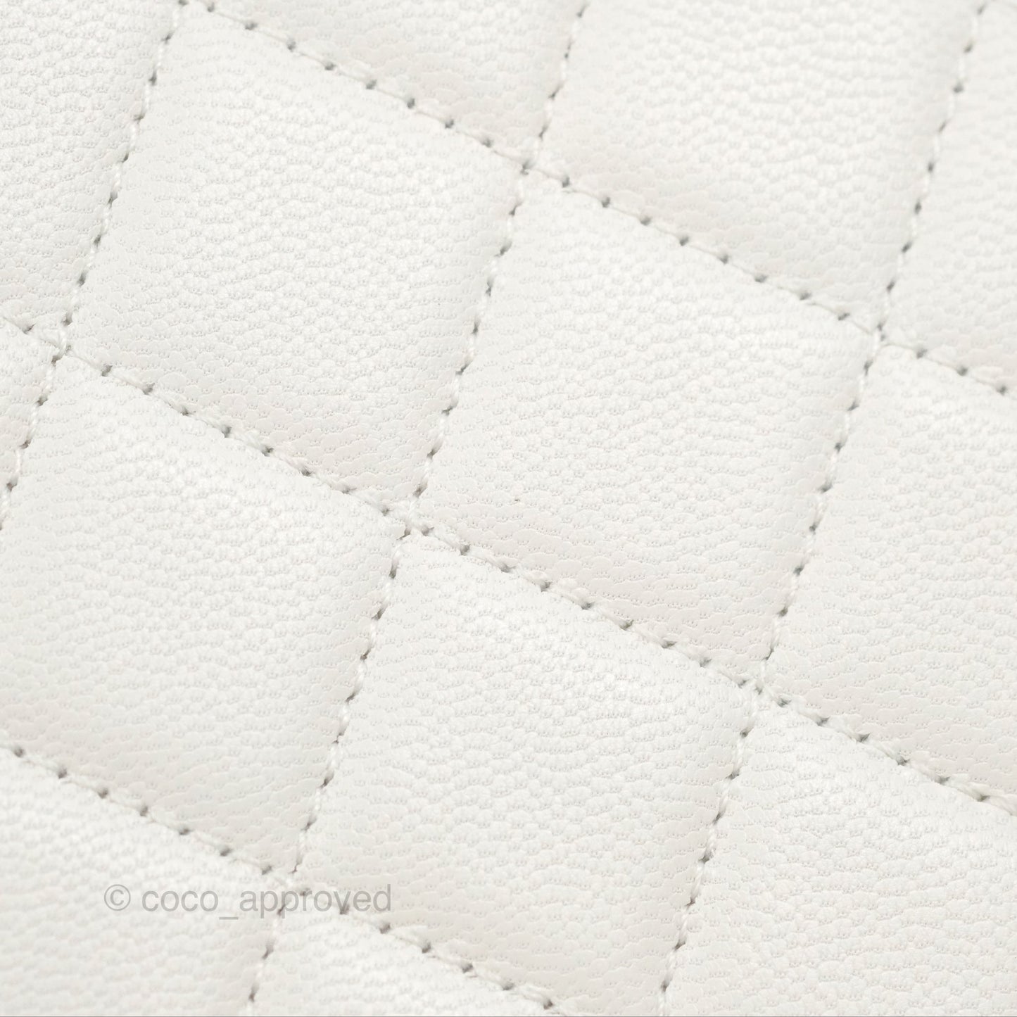 Chanel Quilted Chic Pearls Flap White Goatskin Aged Gold Hardware