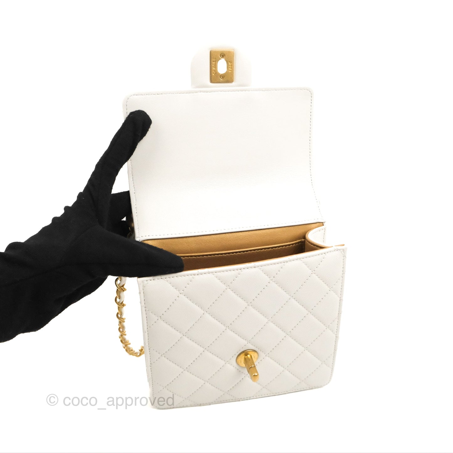 Chanel Quilted Chic Pearls Flap White Goatskin Aged Gold Hardware