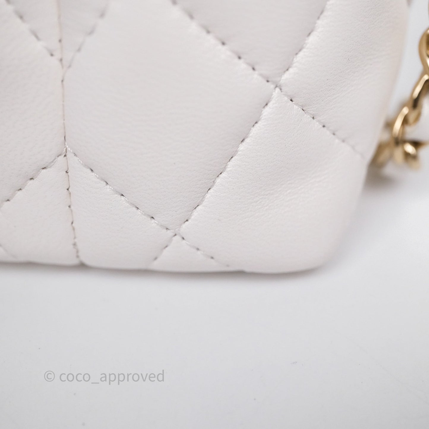 Chanel Crystal Top Handle Hobo Bag with Chain Quilted White Lambskin Gold Hardware 25B