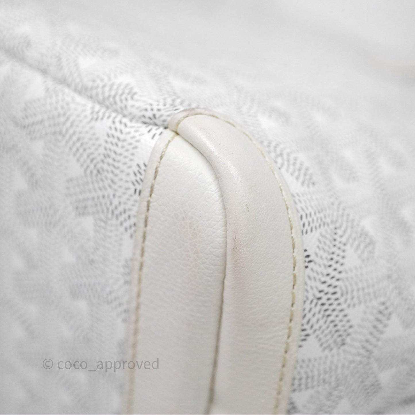 Goyard Artois Goyardine Canvas PM⁣⁣⁣⁣⁣⁣⁣⁣⁣⁣⁣⁣⁣⁣⁣⁣⁣⁣⁣⁣ White Canvas