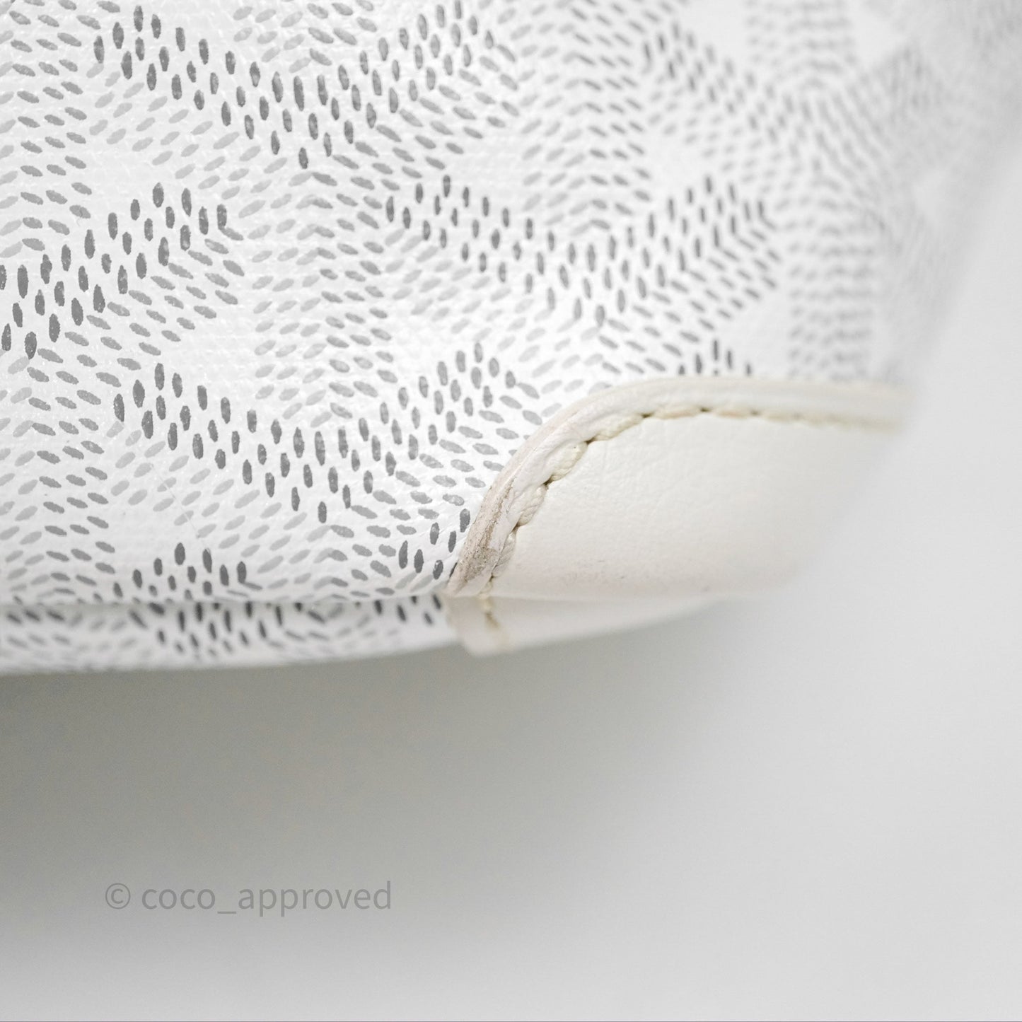 Goyard Artois Goyardine Canvas PM⁣⁣⁣⁣⁣⁣⁣⁣⁣⁣⁣⁣⁣⁣⁣⁣⁣⁣⁣⁣ White Canvas