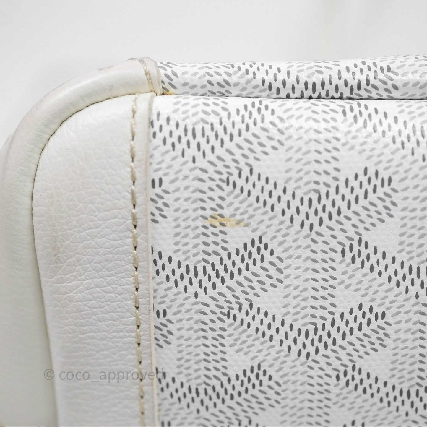 Goyard Artois Goyardine Canvas PM⁣⁣⁣⁣⁣⁣⁣⁣⁣⁣⁣⁣⁣⁣⁣⁣⁣⁣⁣⁣ White Canvas