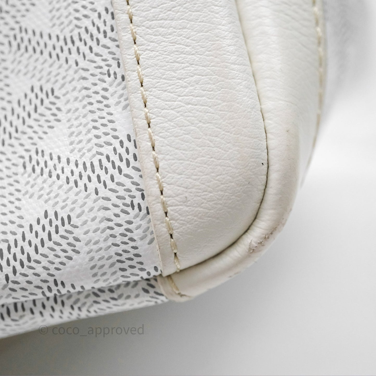 Goyard Artois Goyardine Canvas PM⁣⁣⁣⁣⁣⁣⁣⁣⁣⁣⁣⁣⁣⁣⁣⁣⁣⁣⁣⁣ White Canvas