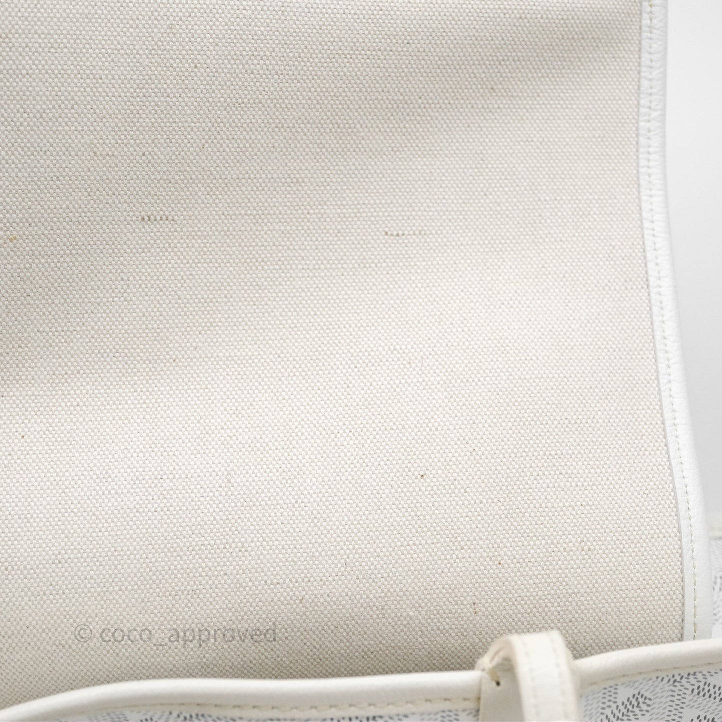 Goyard Artois Goyardine Canvas PM⁣⁣⁣⁣⁣⁣⁣⁣⁣⁣⁣⁣⁣⁣⁣⁣⁣⁣⁣⁣ White Canvas