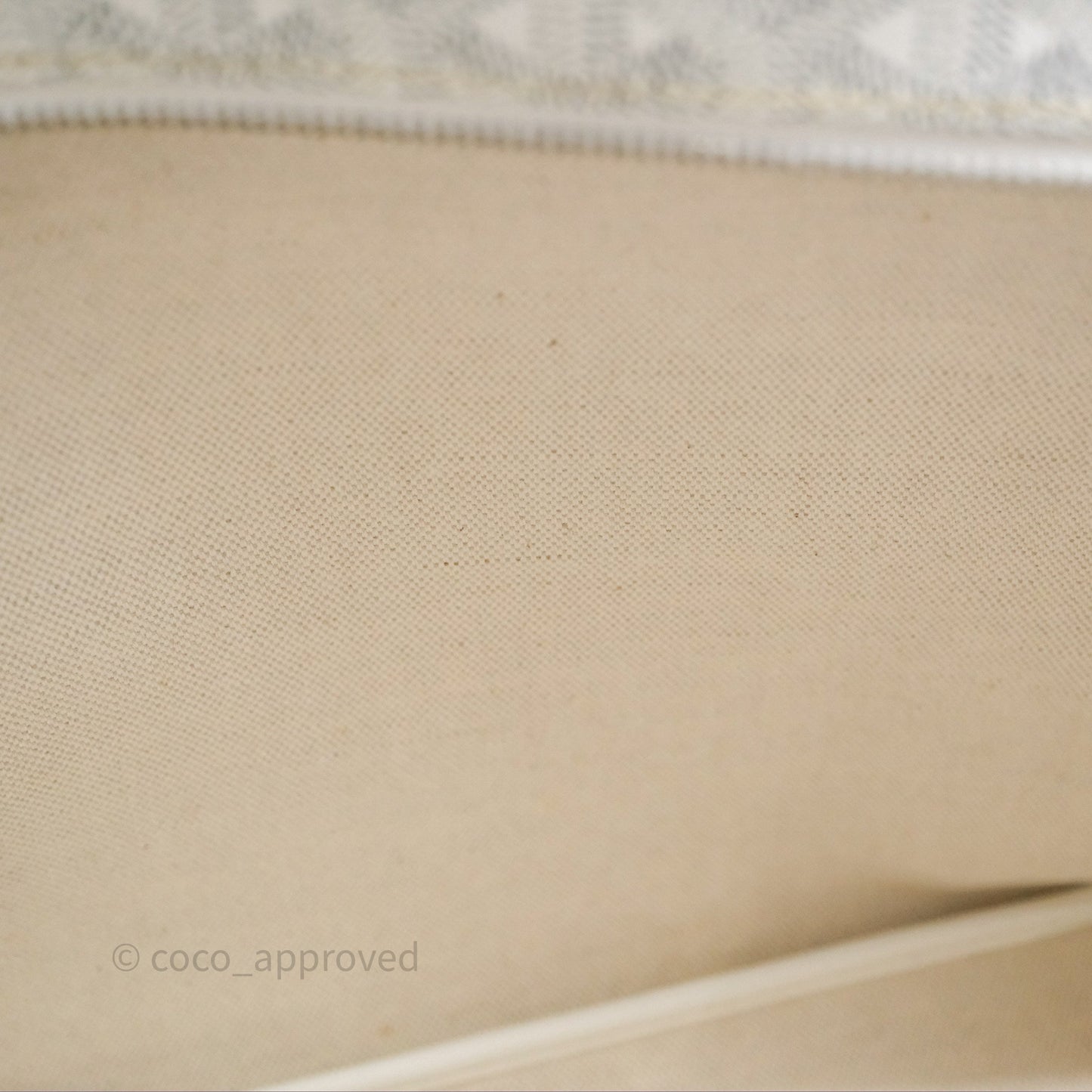 Goyard Artois Goyardine Canvas PM⁣⁣⁣⁣⁣⁣⁣⁣⁣⁣⁣⁣⁣⁣⁣⁣⁣⁣⁣⁣ White Canvas