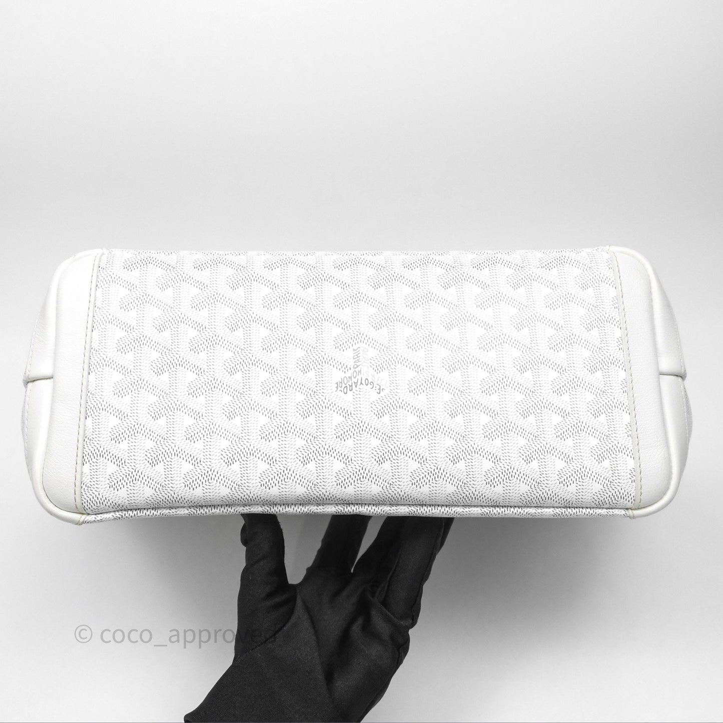 Goyard Artois Goyardine Canvas PM⁣⁣⁣⁣⁣⁣⁣⁣⁣⁣⁣⁣⁣⁣⁣⁣⁣⁣⁣⁣ White Canvas