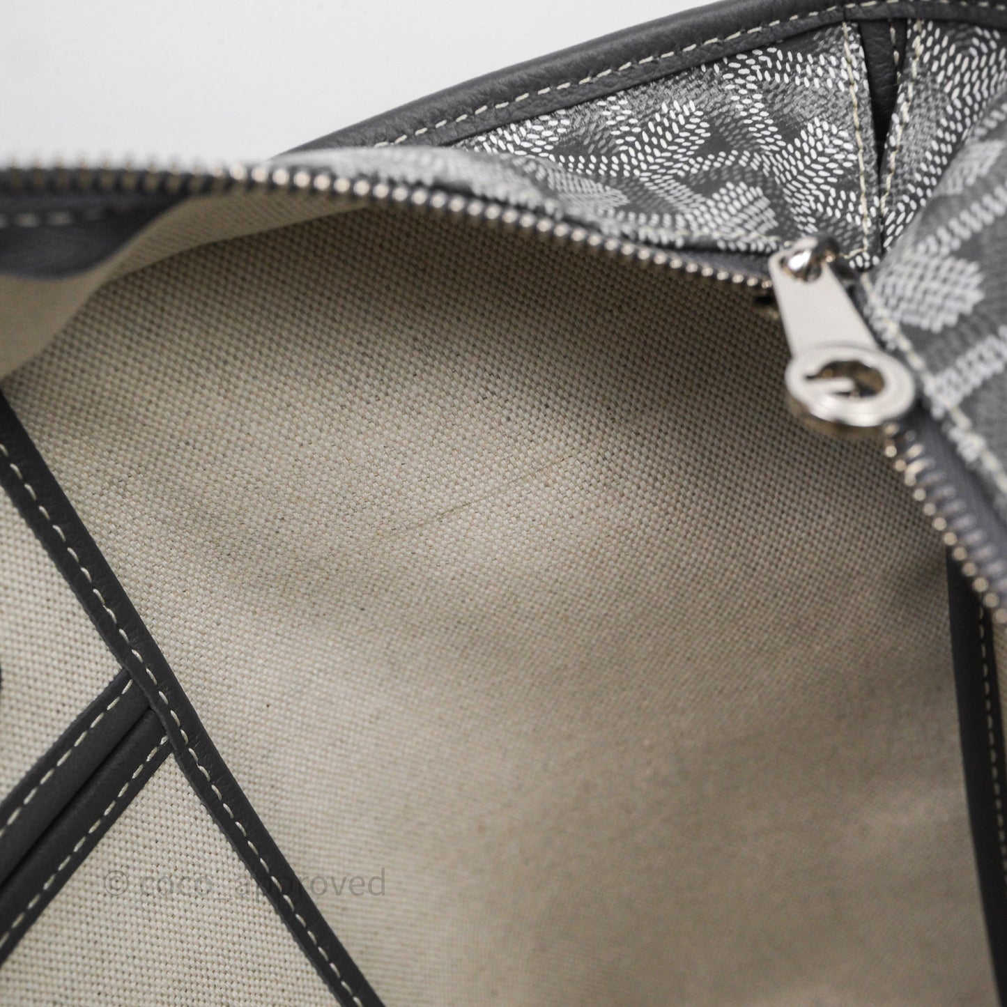 Goyard Artois Tote MM Goyardine Canvas⁣⁣⁣⁣⁣⁣⁣⁣⁣⁣⁣⁣⁣⁣⁣⁣⁣⁣⁣⁣ Grey