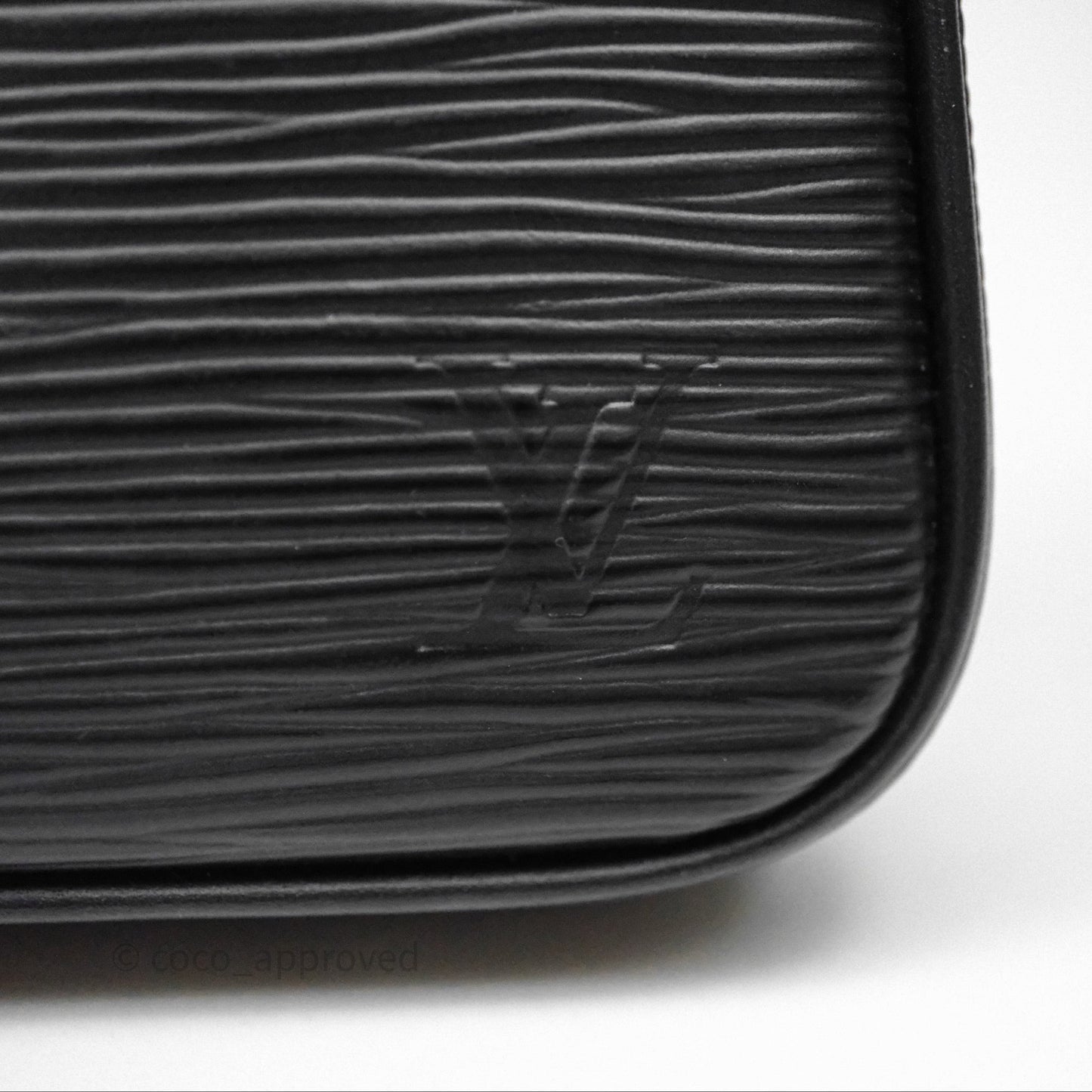 Louis Vuitton Epi Easy Pouch On Strap Black
