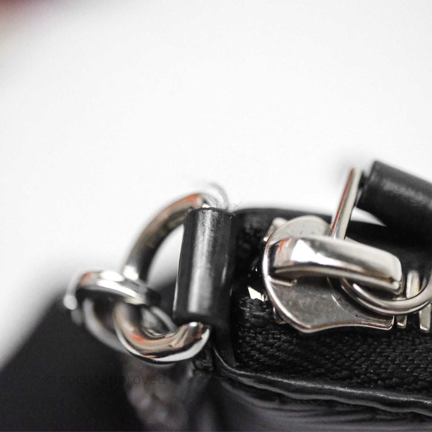 Louis Vuitton Epi Easy Pouch On Strap Black