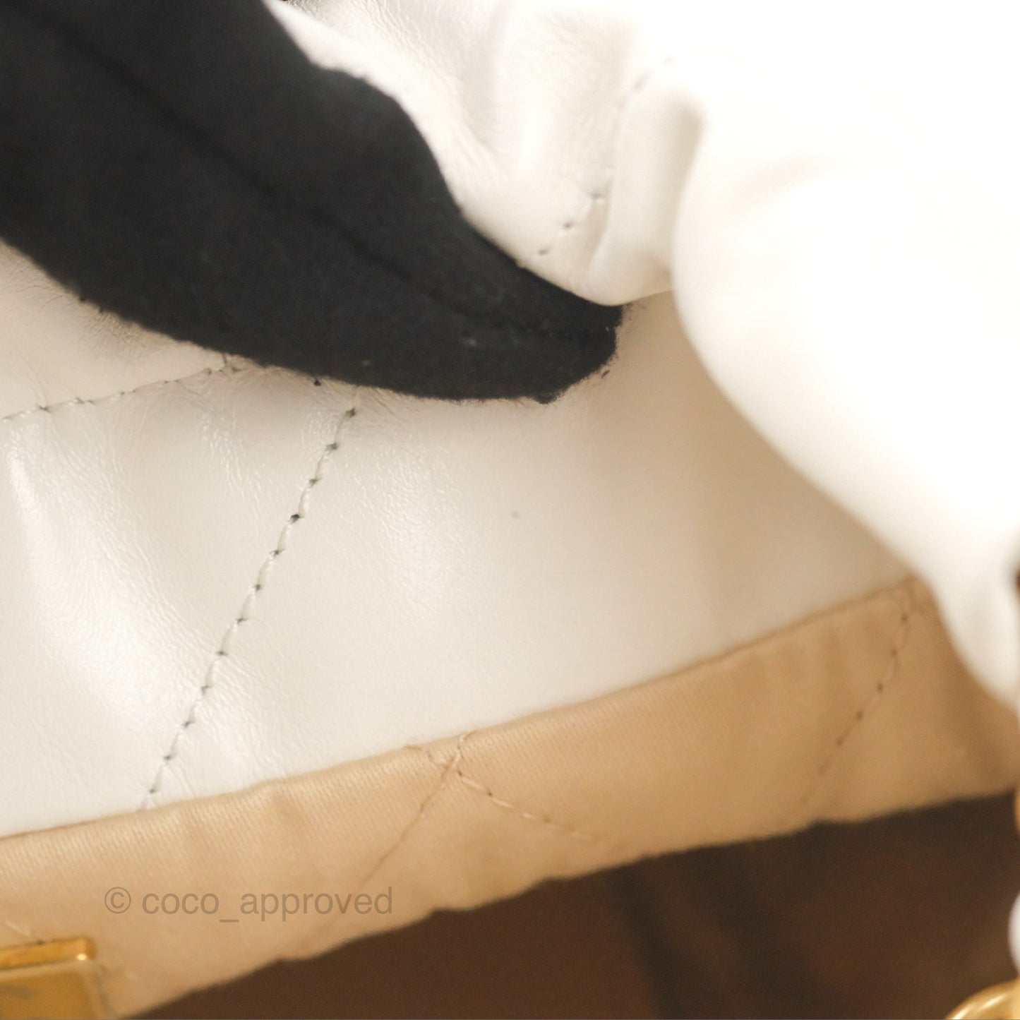 Chanel 22 Mini Bag White Shiny Crumpled Calfskin