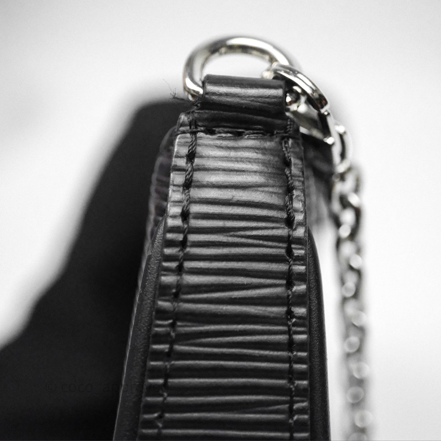Louis Vuitton Epi Easy Pouch On Strap Black
