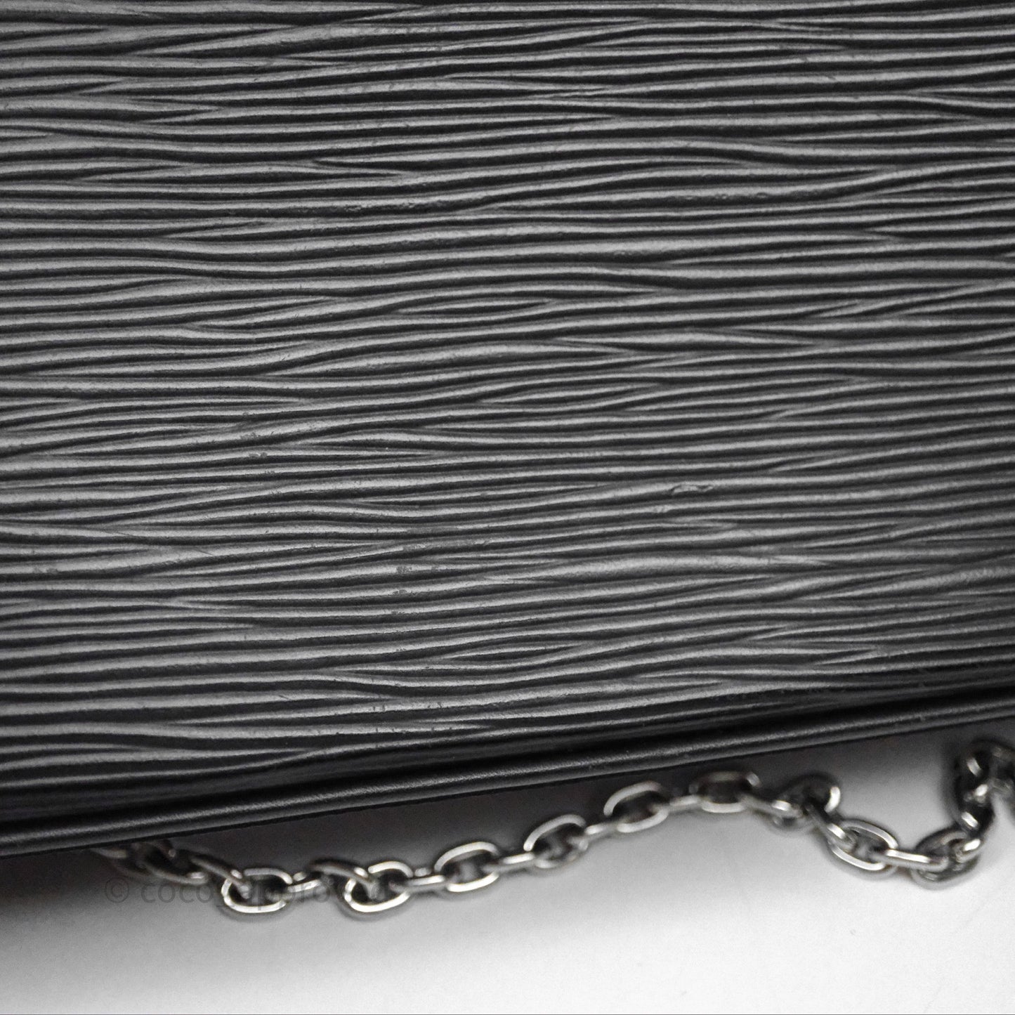 Louis Vuitton Epi Easy Pouch On Strap Black