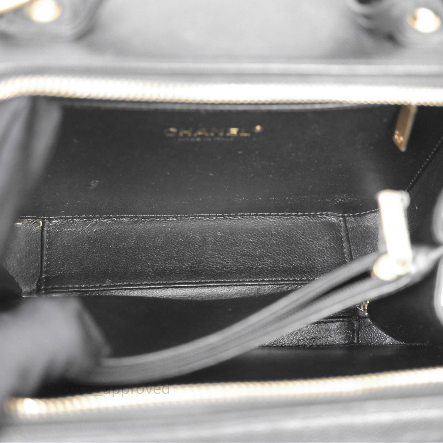 Chanel Quilted Medium CC Filigree Vanity Case Black Caviar Aged Gold Hardware