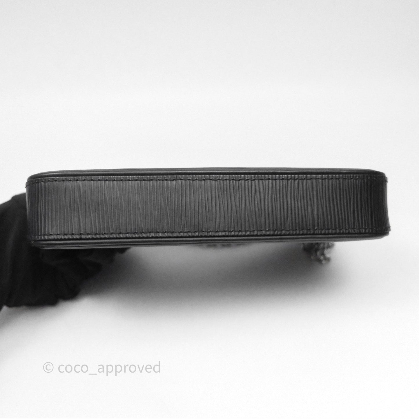 Louis Vuitton Epi Easy Pouch On Strap Black