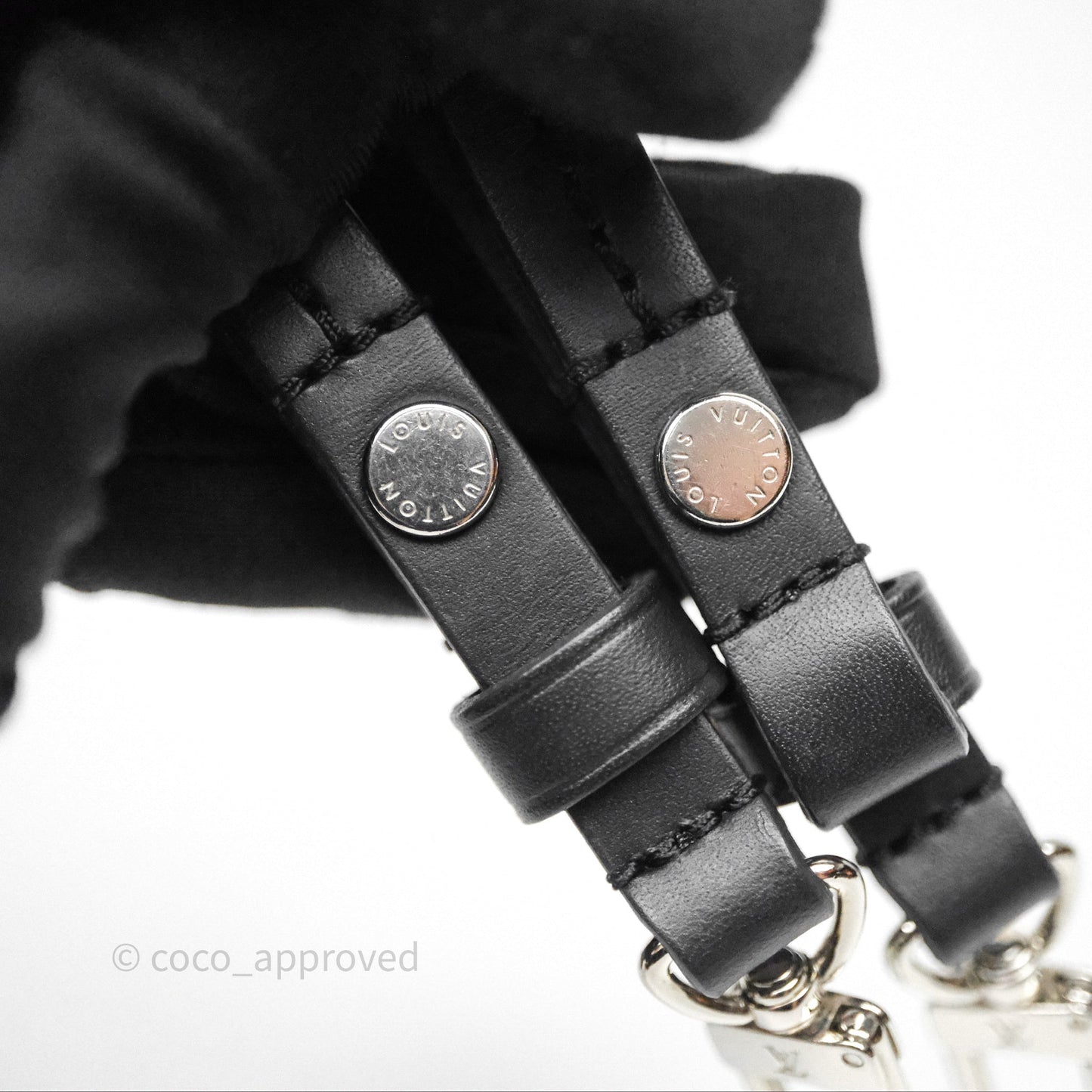 Louis Vuitton Epi Easy Pouch On Strap Black